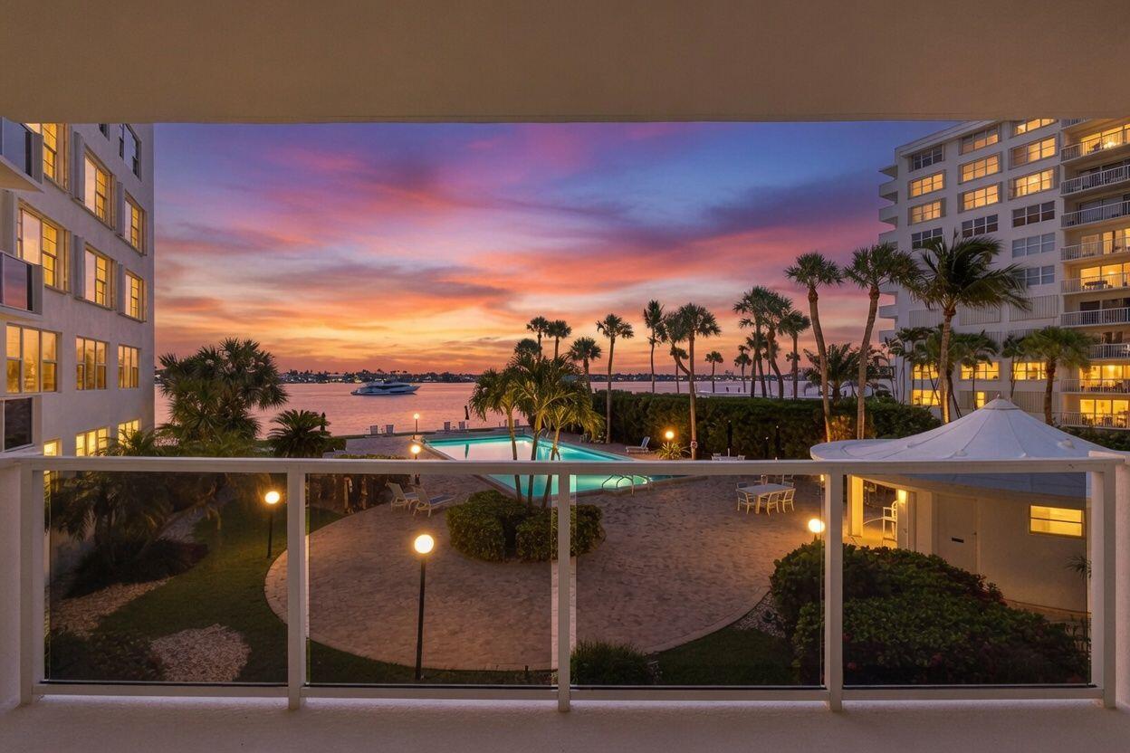 LA FONTANA APTS OF PALM BEACH INC - Residential Lease