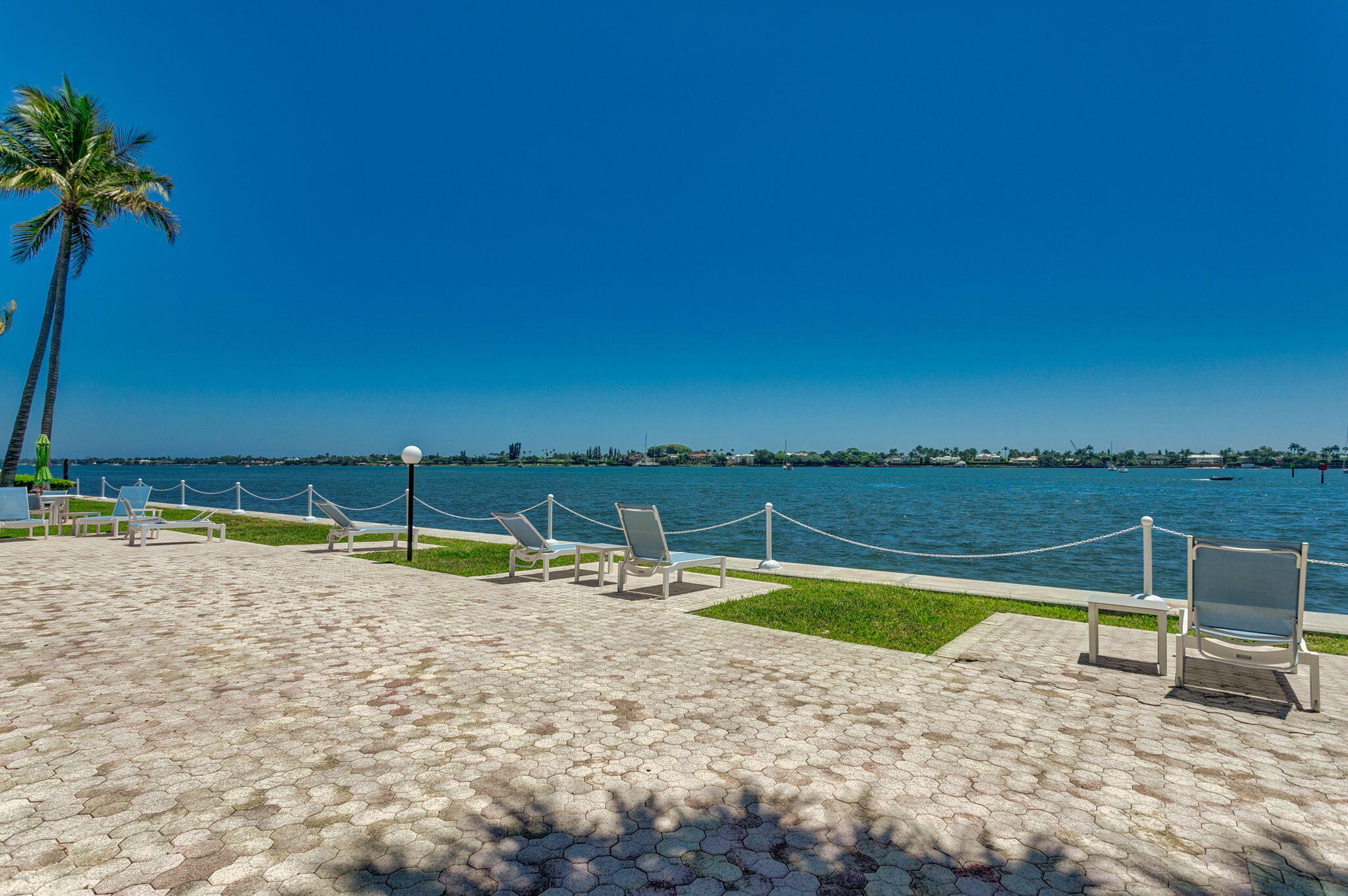 LA FONTANA APTS OF PALM BEACH INC - Residential Lease