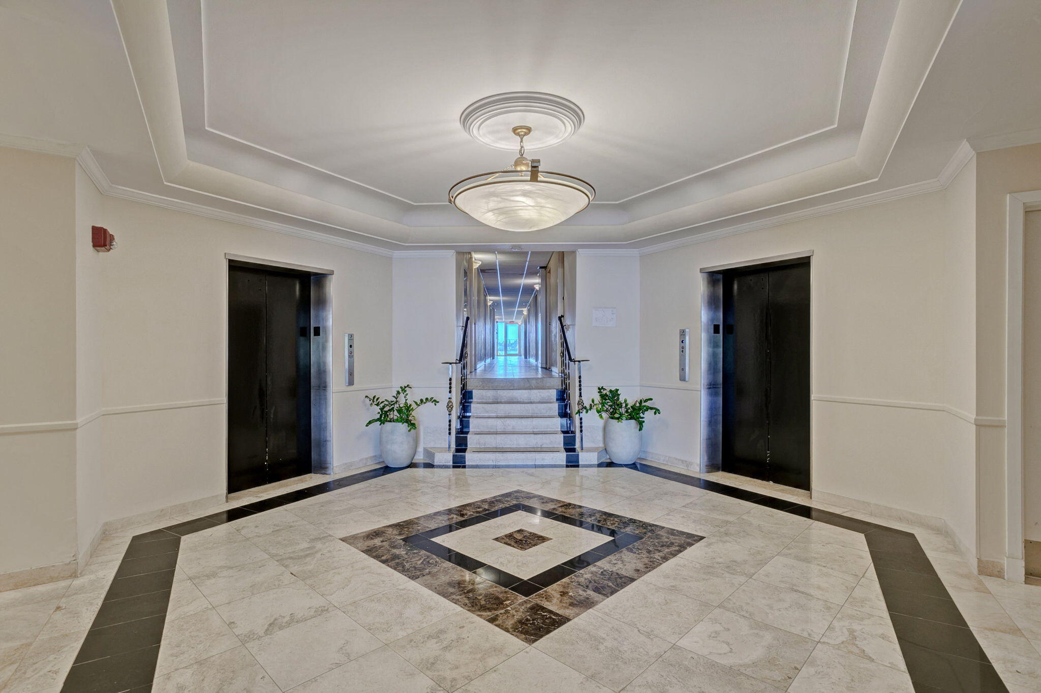 LA FONTANA APTS OF PALM BEACH INC - Residential Lease