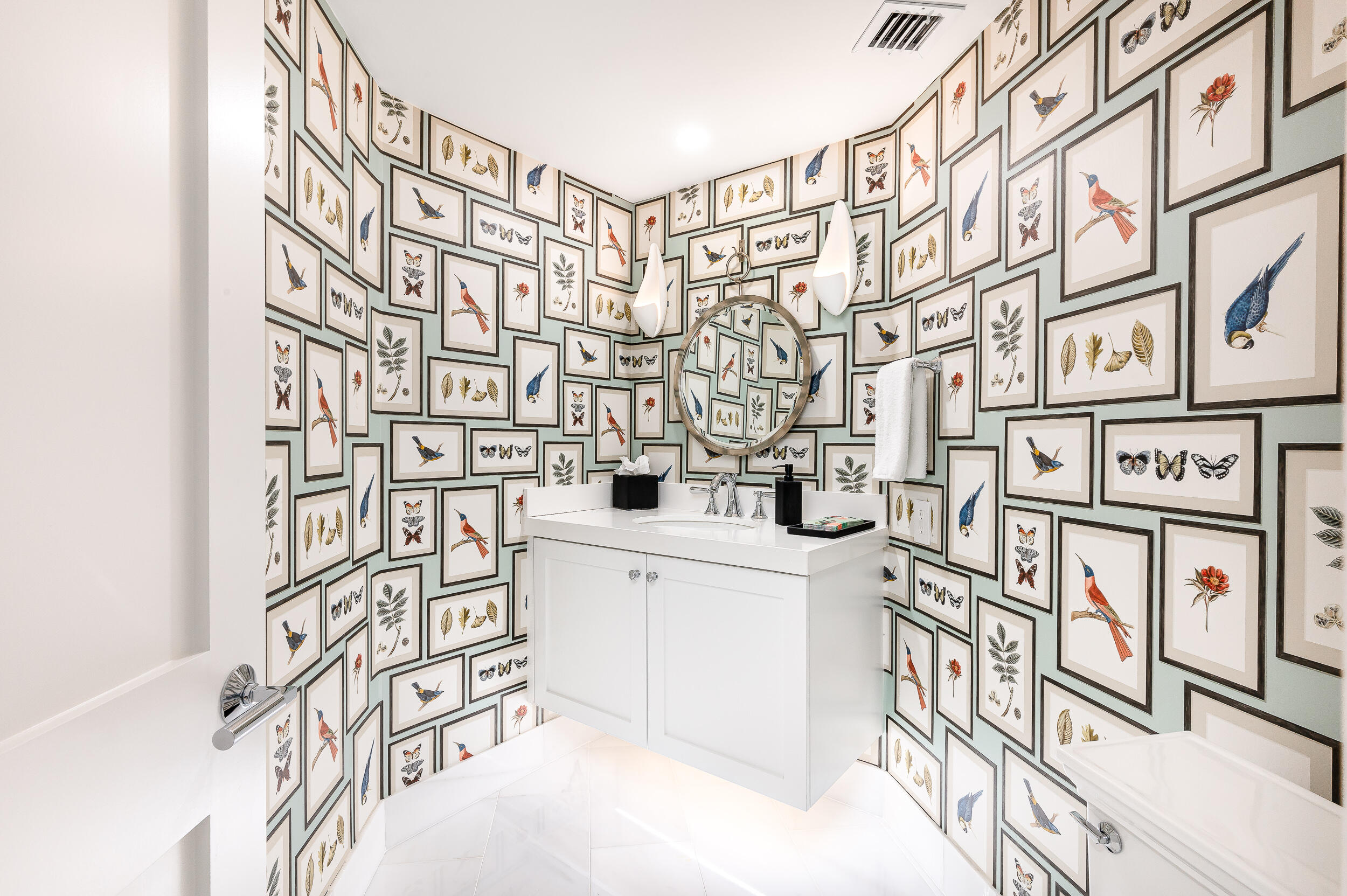 TWO THOUSAND CONDO - Residential