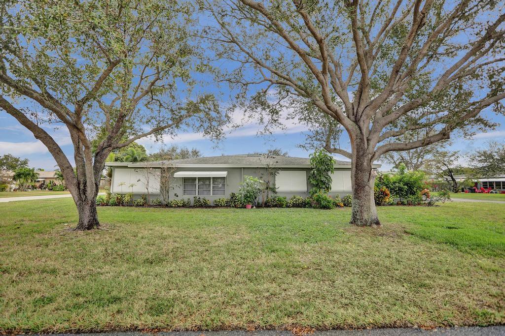 HIGH POINT OF DELRAY BEACH COND SEC III - Residential