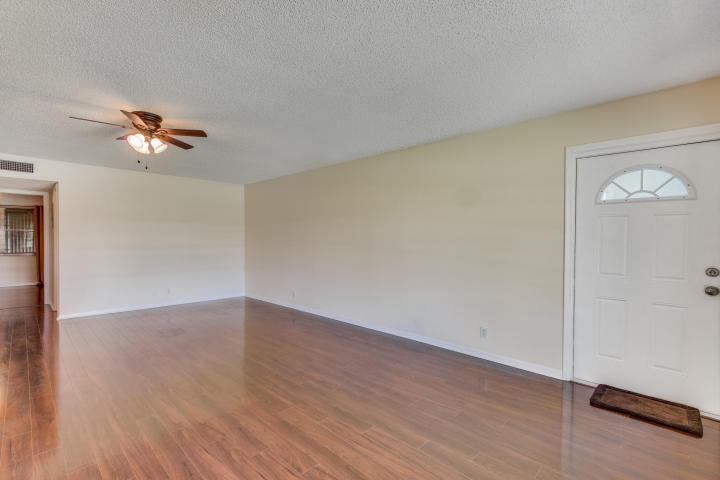 HIGH POINT OF DELRAY BEACH COND SEC III - Residential