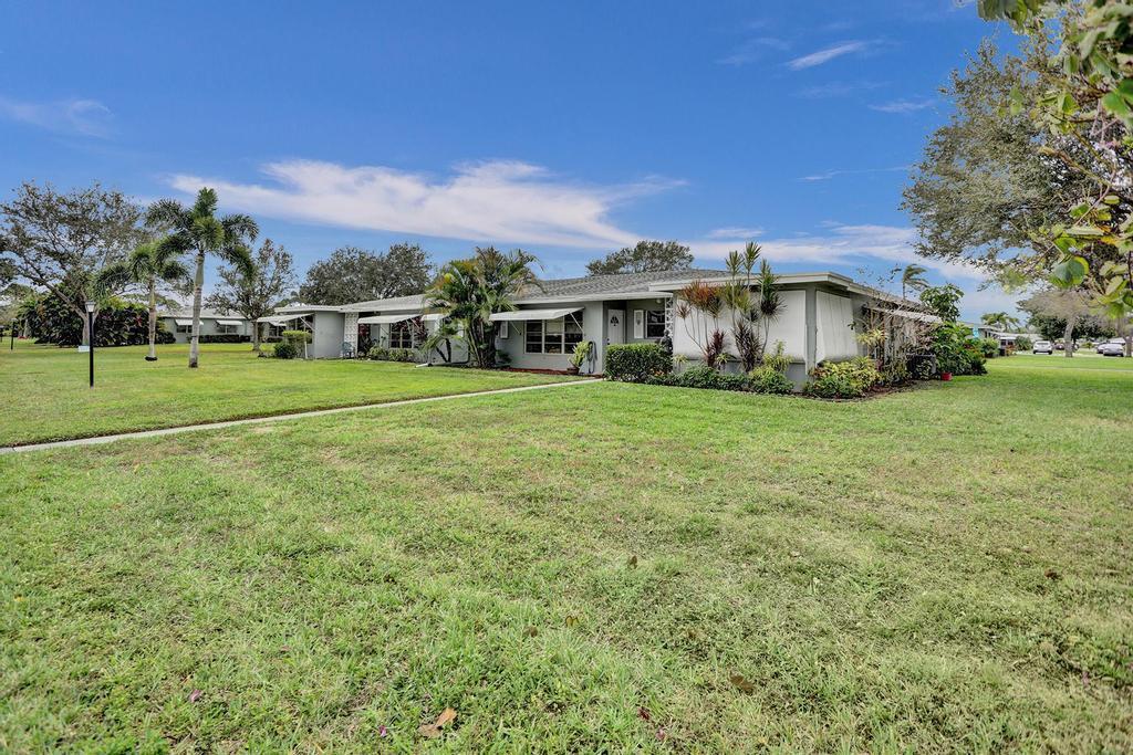 HIGH POINT OF DELRAY BEACH COND SEC III - Residential