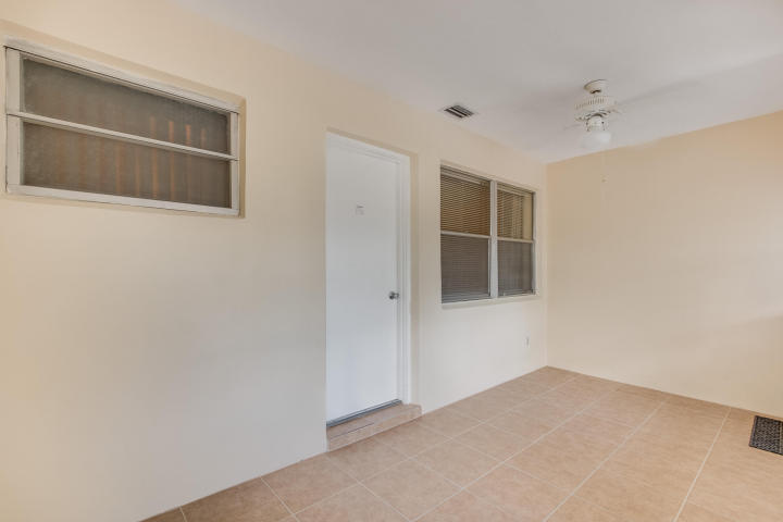 HIGH POINT OF DELRAY BEACH COND SEC III - Residential