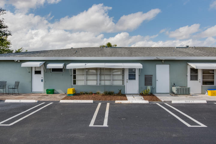 HIGH POINT OF DELRAY BEACH COND SEC III - Residential