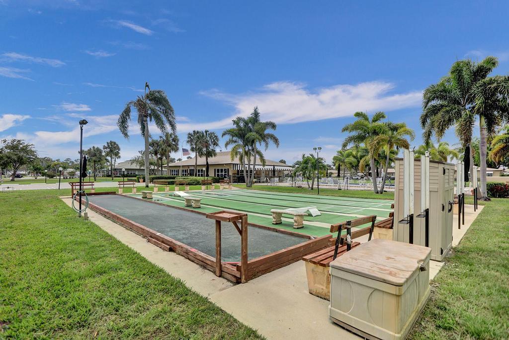 HIGH POINT OF DELRAY BEACH COND SEC III - Residential