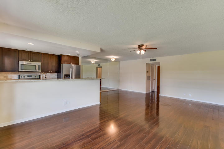 HIGH POINT OF DELRAY BEACH COND SEC III - Residential