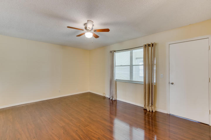 HIGH POINT OF DELRAY BEACH COND SEC III - Residential
