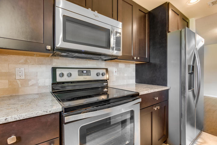 HIGH POINT OF DELRAY BEACH COND SEC III - Residential