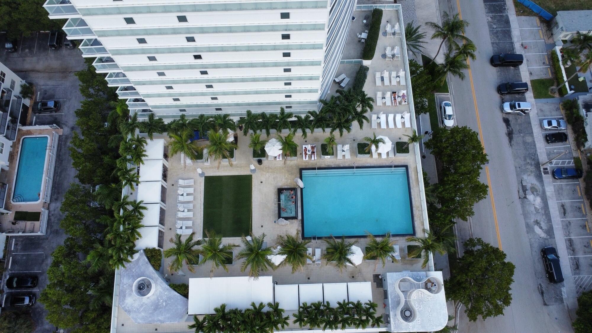 LEISURE HOUSE CONDO - Residential