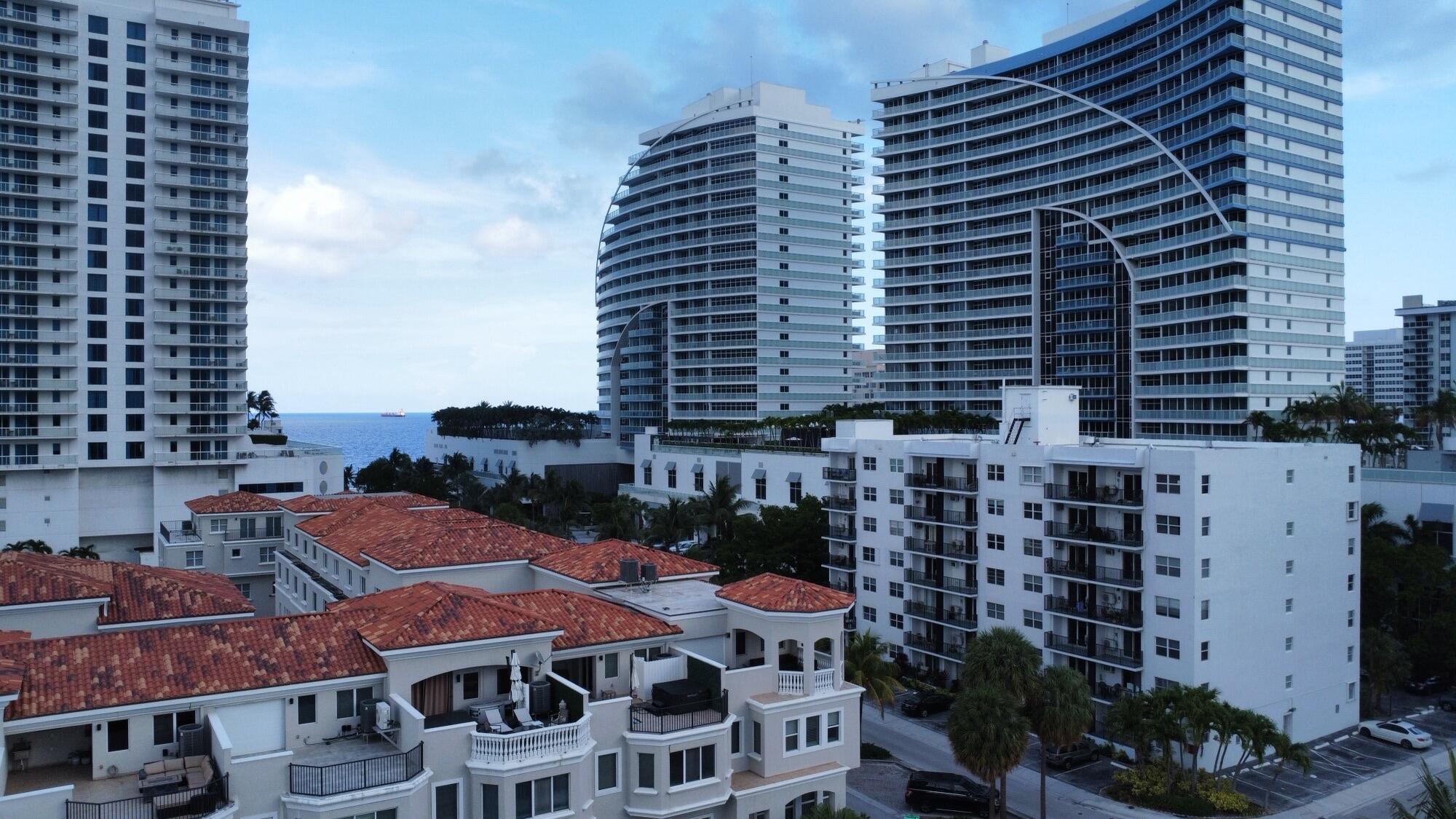 LEISURE HOUSE CONDO - Residential