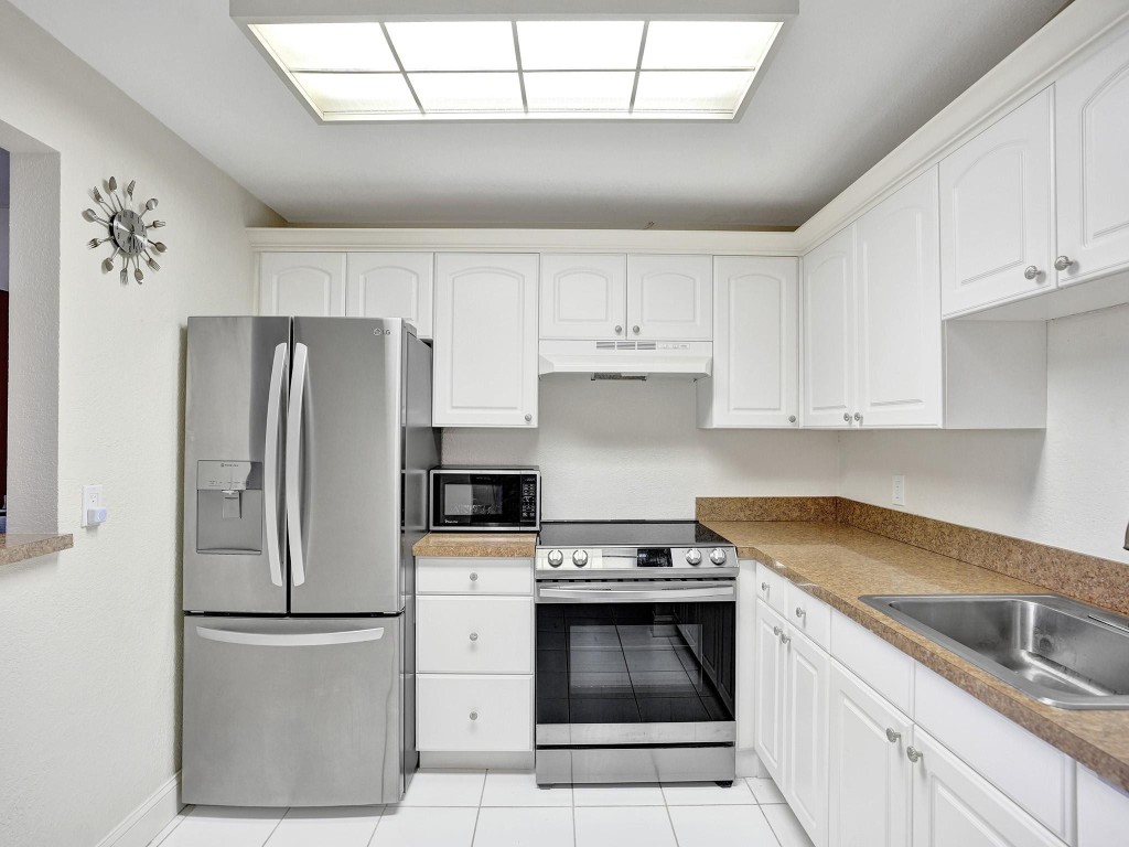 KINGS POINT - Residential