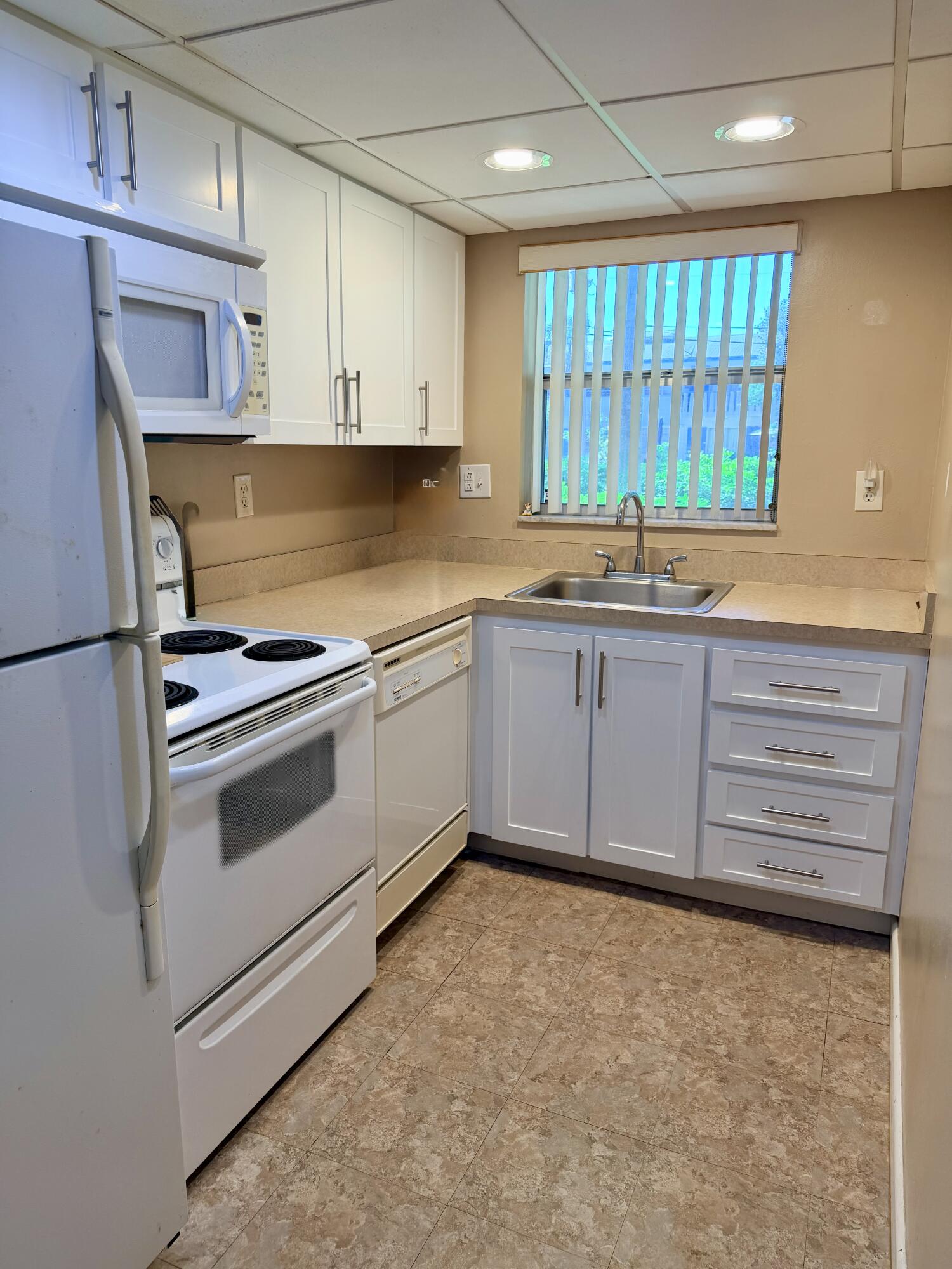 CASA VERANO CONDO - Residential
