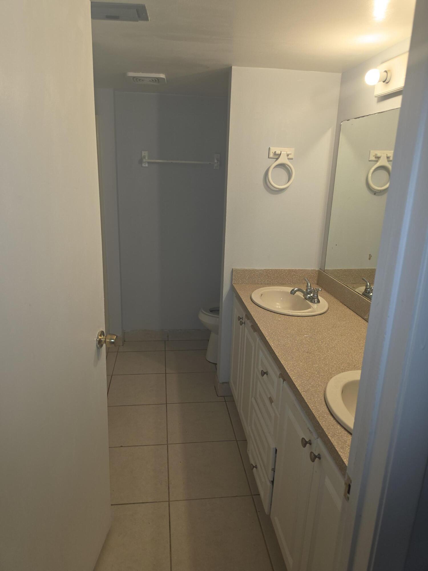 SHERWOOD GARDENS CONDO - Residential Lease