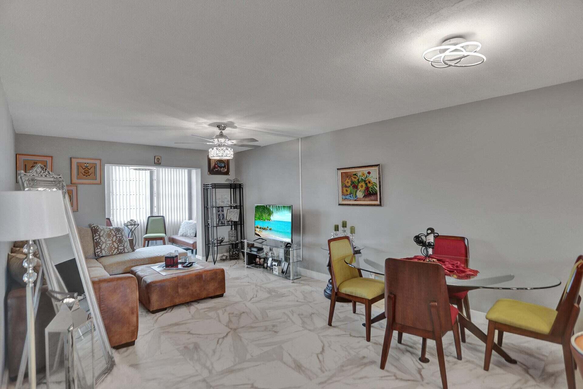 VILLAGE ROYALE ON THE GREEN CONDO - Residential Lease