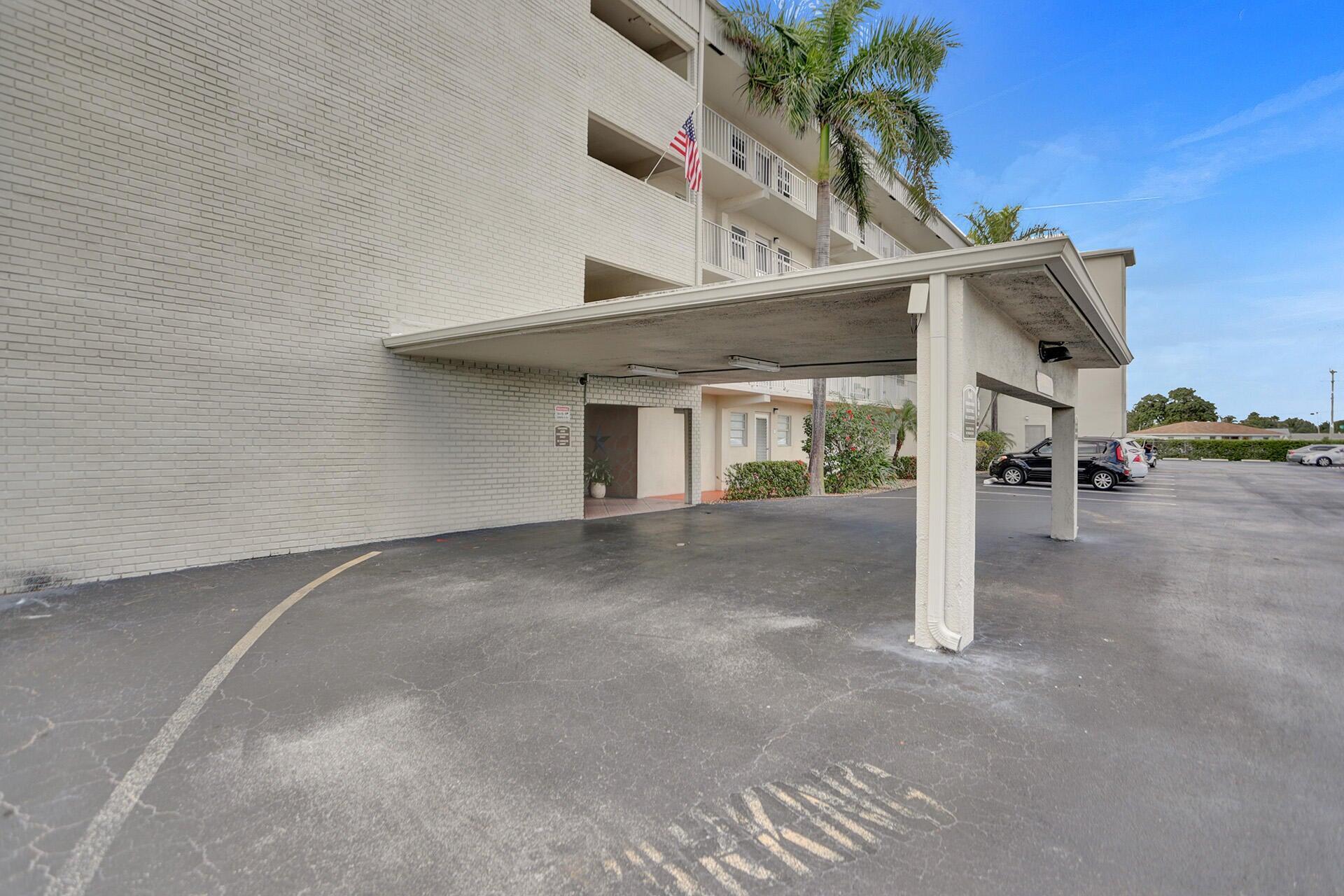 VILLAGE ROYALE ON THE GREEN CONDO - Residential Lease