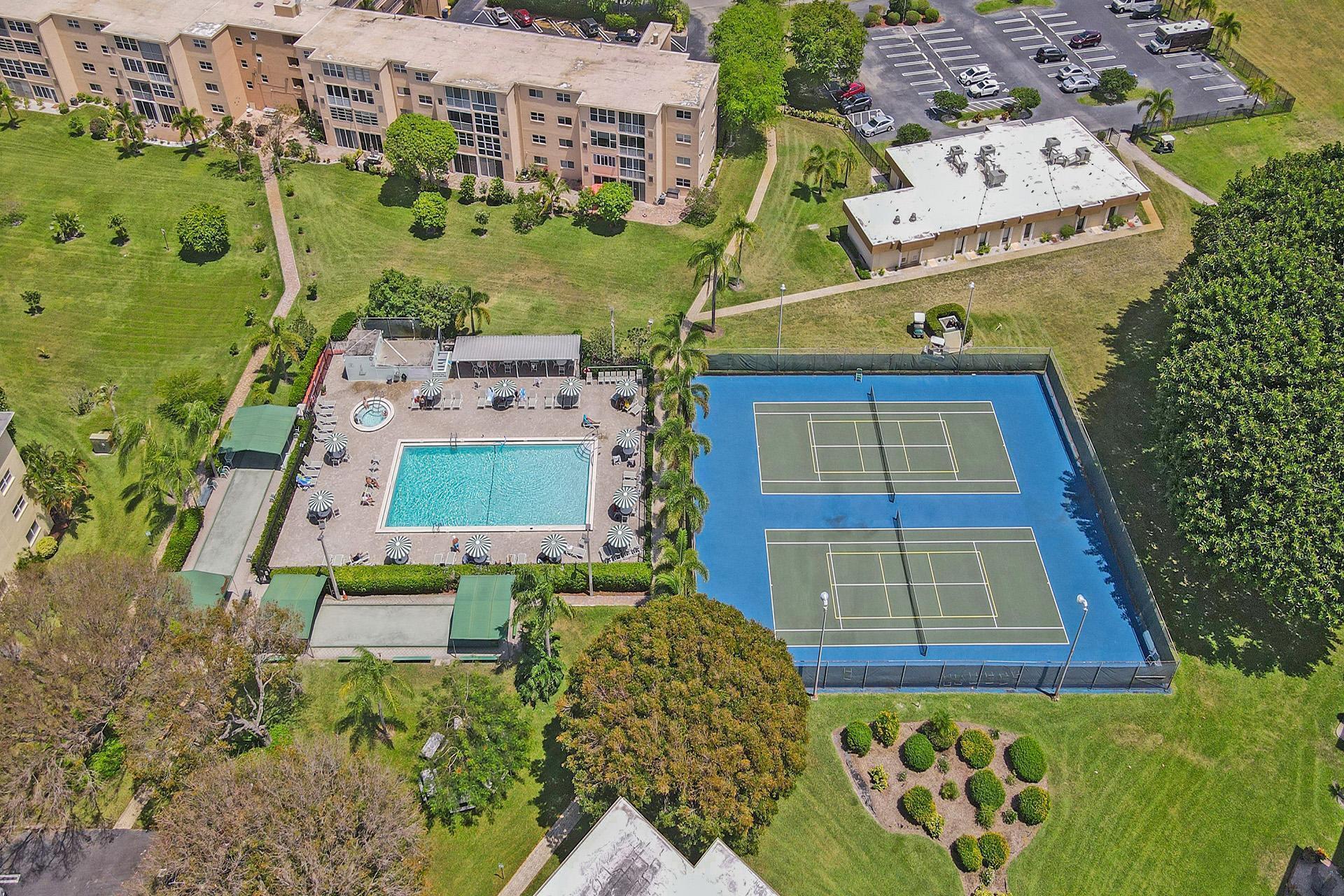 VILLAGE ROYALE ON THE GREEN CONDO - Residential Lease