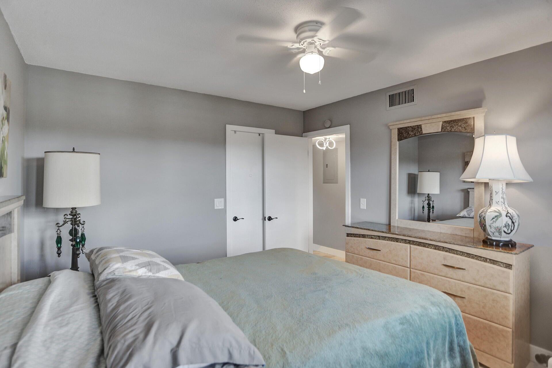 VILLAGE ROYALE ON THE GREEN CONDO - Residential Lease