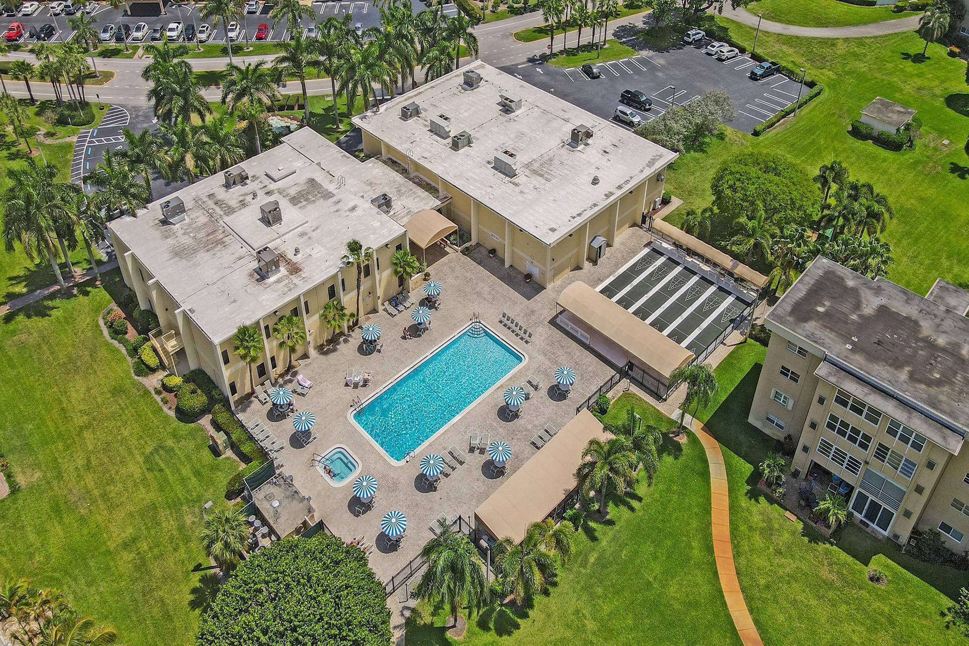 VILLAGE ROYALE ON THE GREEN CONDO - Residential Lease