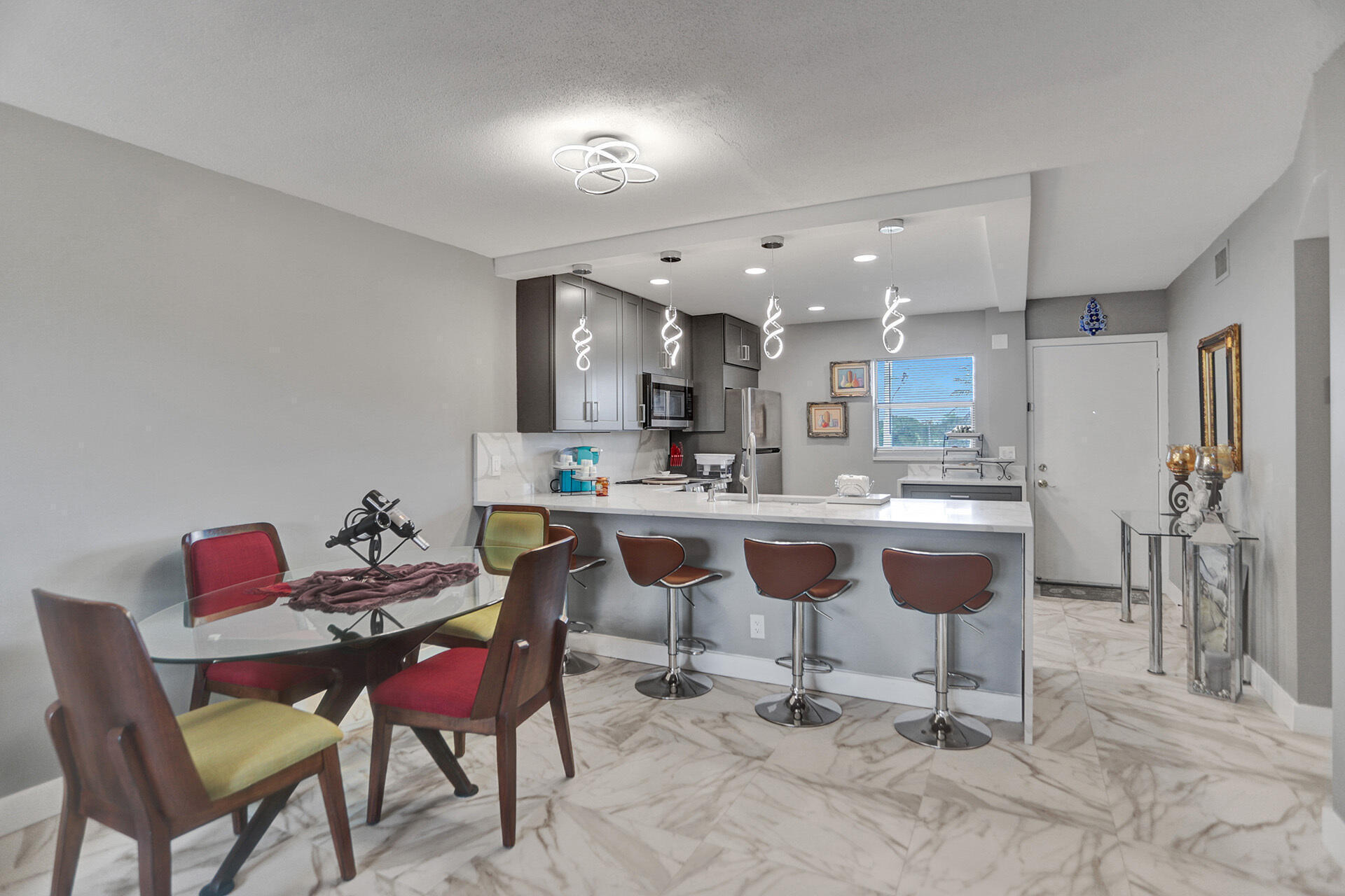 VILLAGE ROYALE ON THE GREEN CONDO - Residential Lease