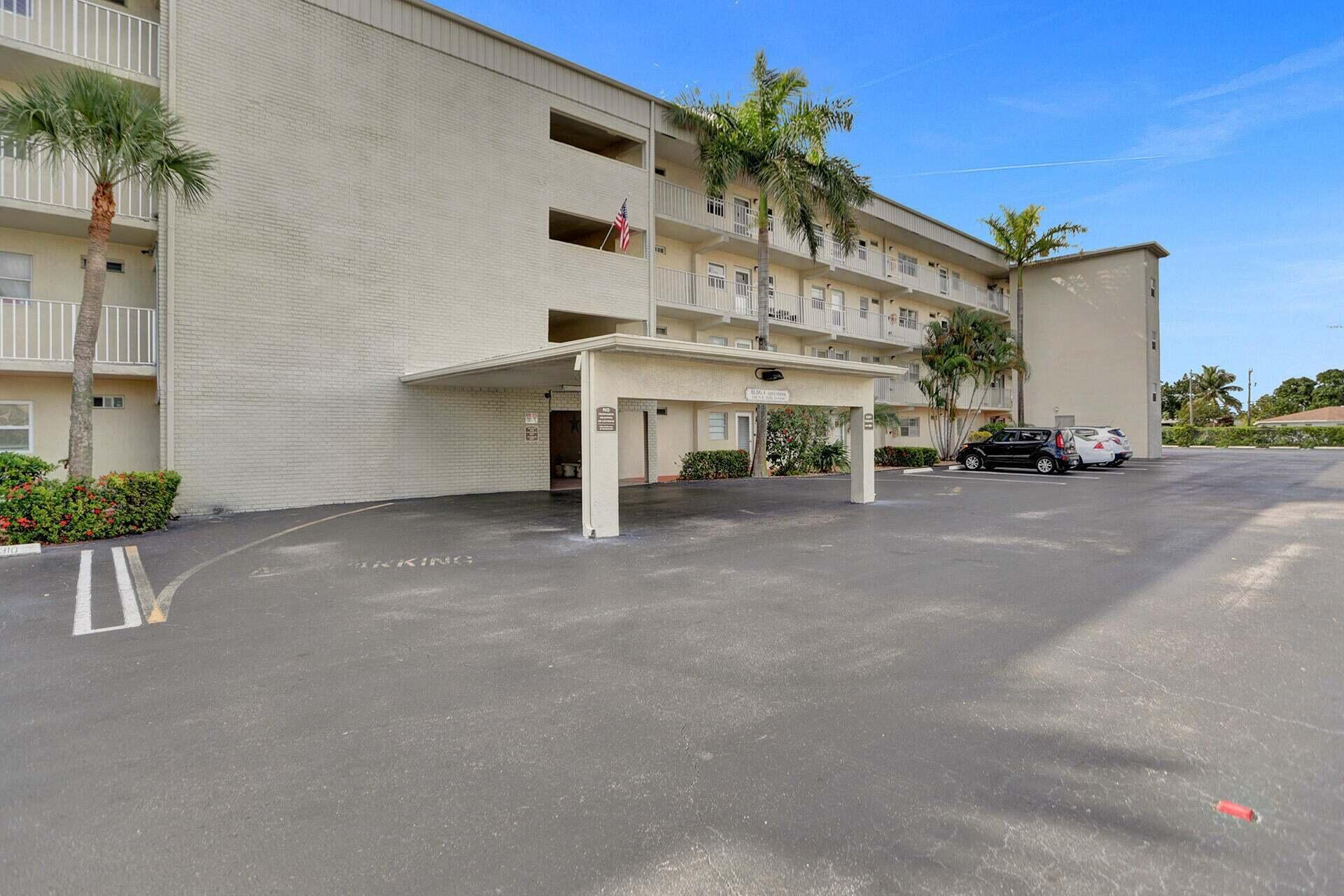 VILLAGE ROYALE ON THE GREEN CONDO - Residential Lease