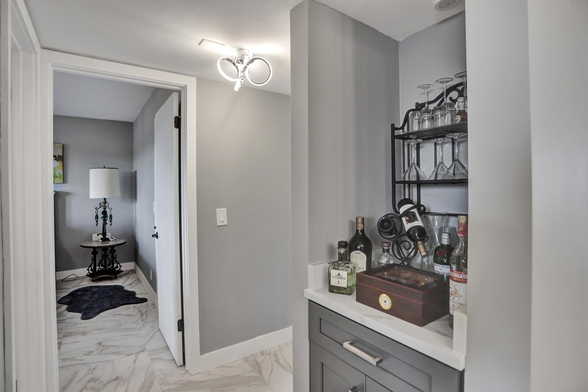 VILLAGE ROYALE ON THE GREEN CONDO - Residential Lease