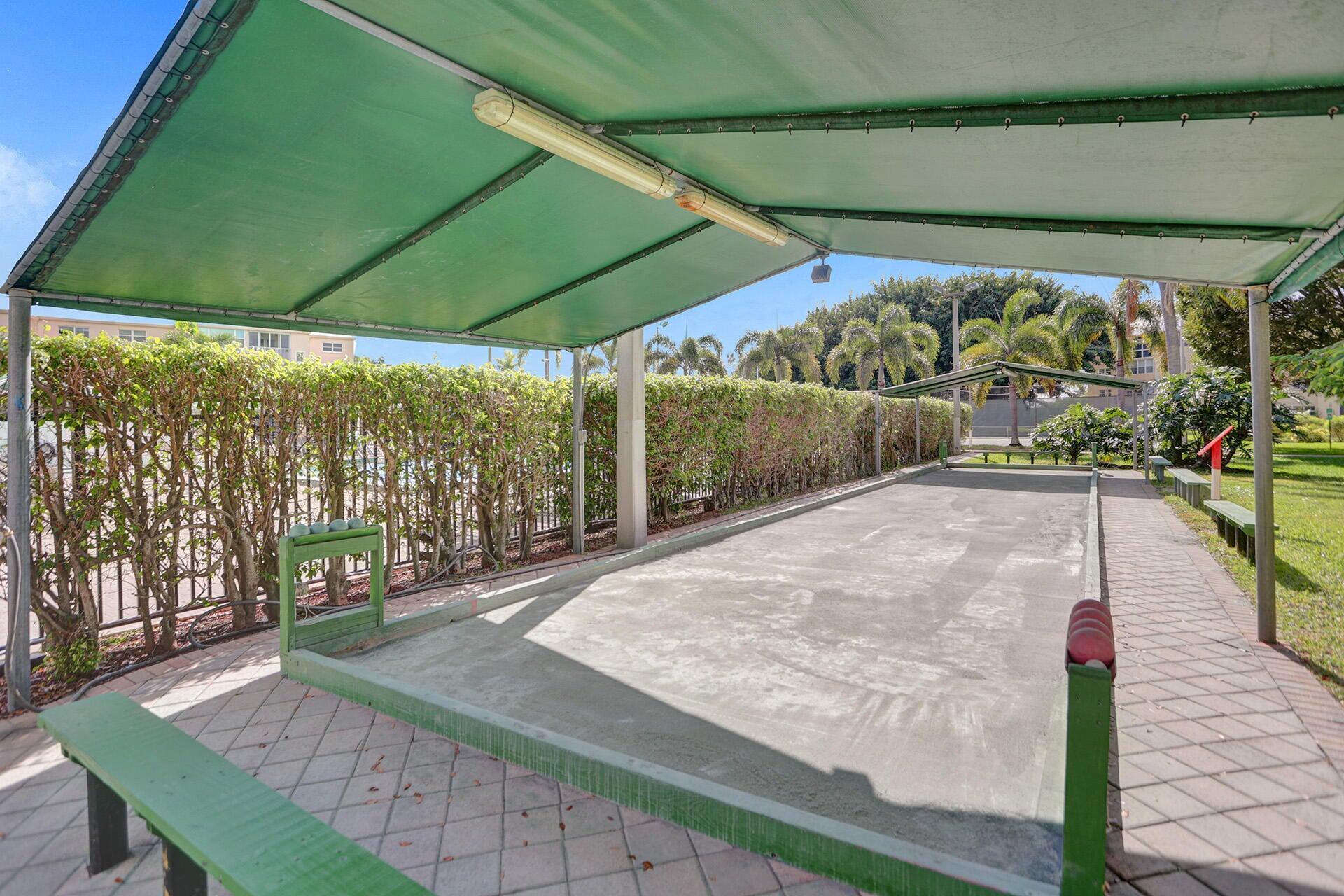 VILLAGE ROYALE ON THE GREEN CONDO - Residential Lease