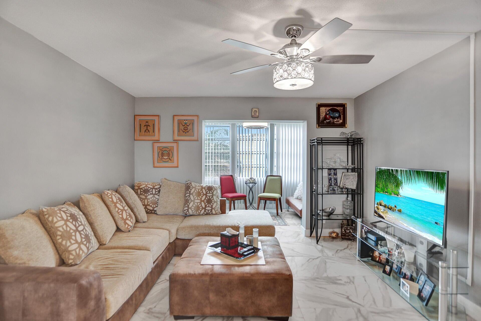VILLAGE ROYALE ON THE GREEN CONDO - Residential Lease