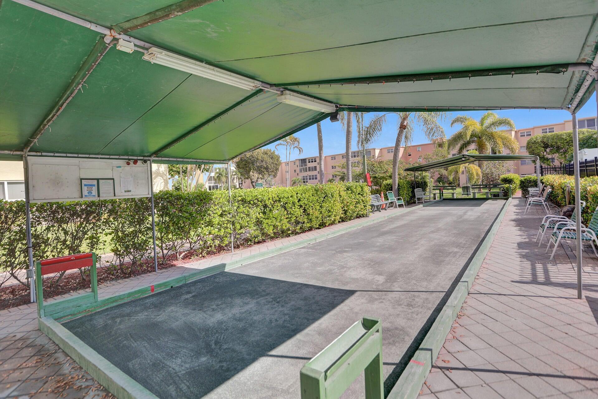 VILLAGE ROYALE ON THE GREEN CONDO - Residential Lease