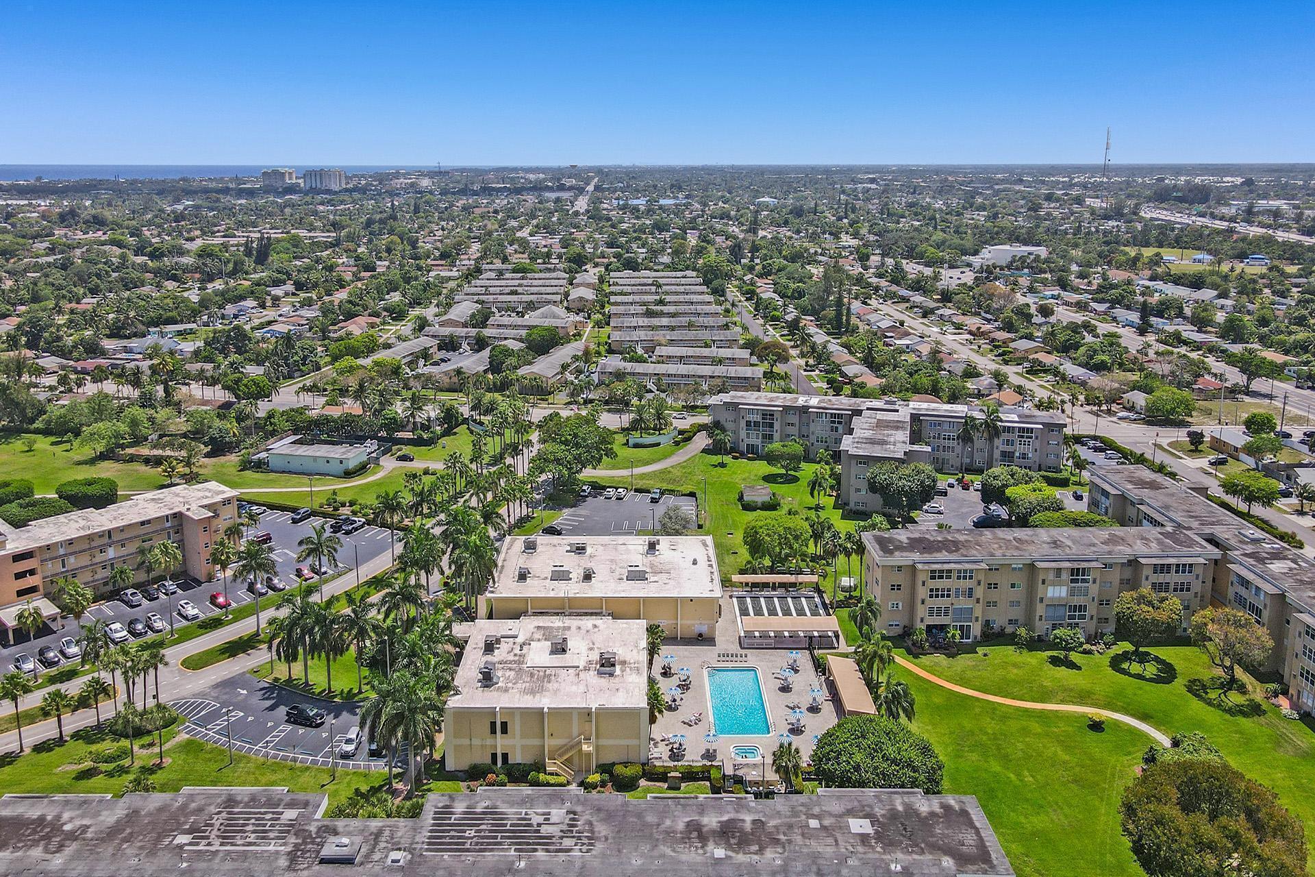 VILLAGE ROYALE ON THE GREEN CONDO - Residential Lease