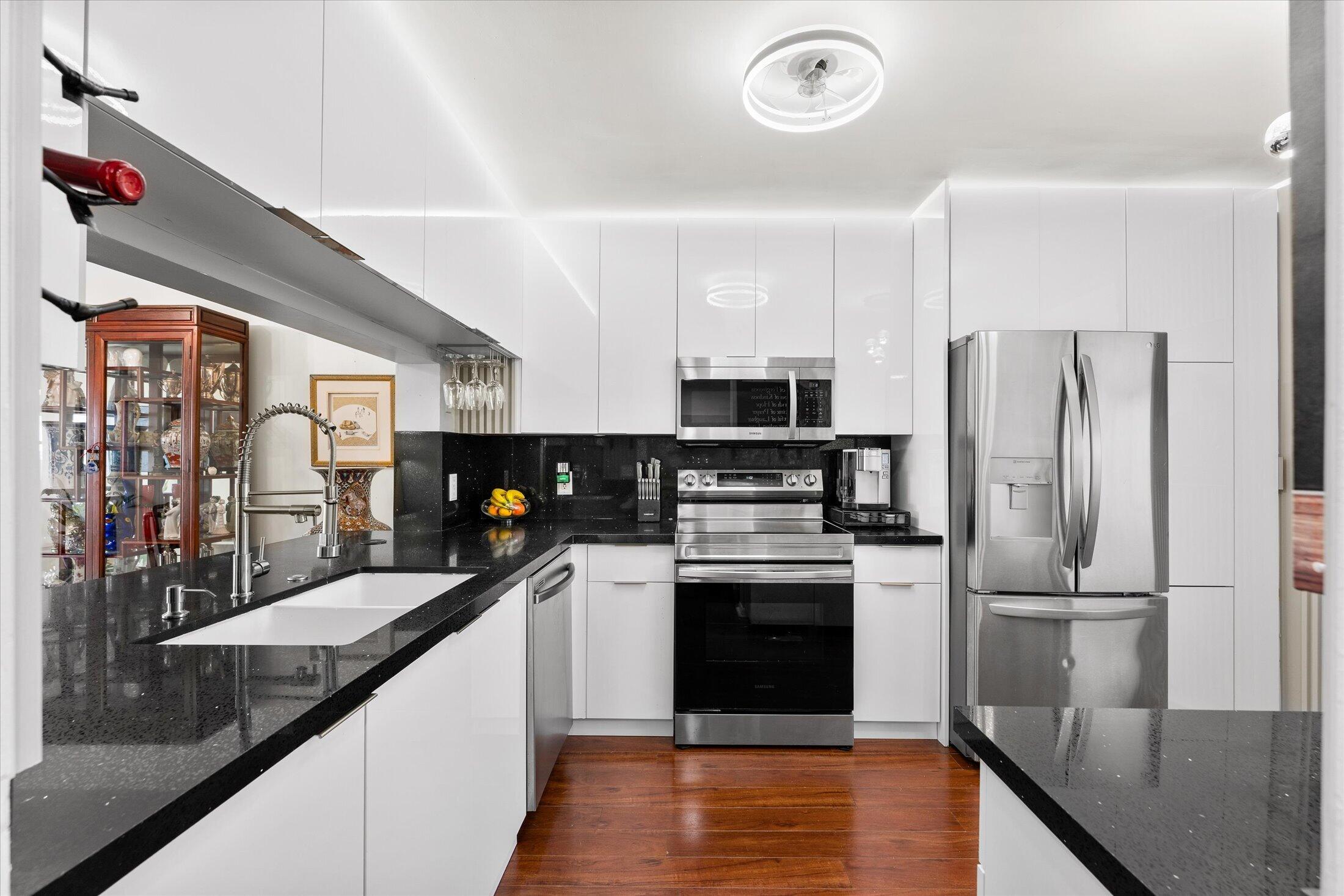 SUNRISE LAKES PHASE IV - Residential