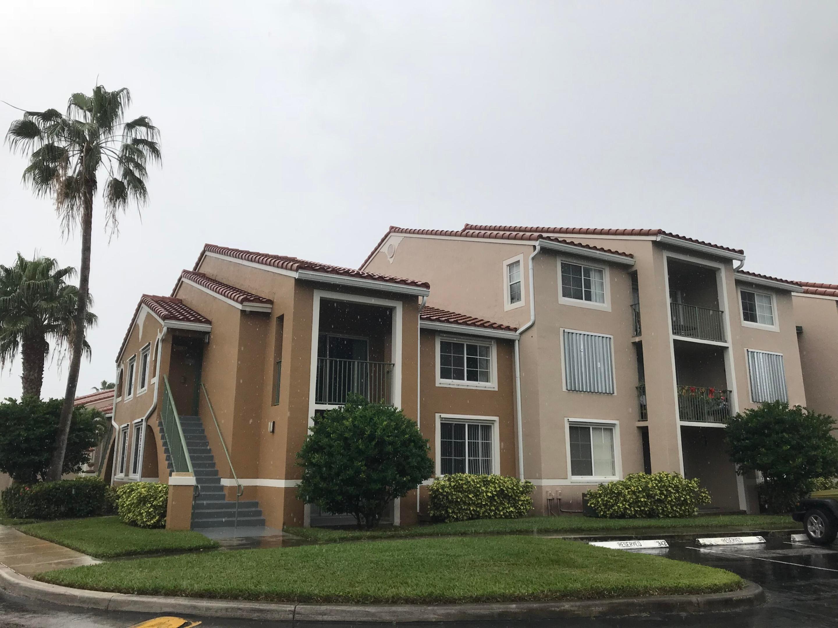 ST ANDREWS AT BOYNTON BEACH CONDO - Residential Lease