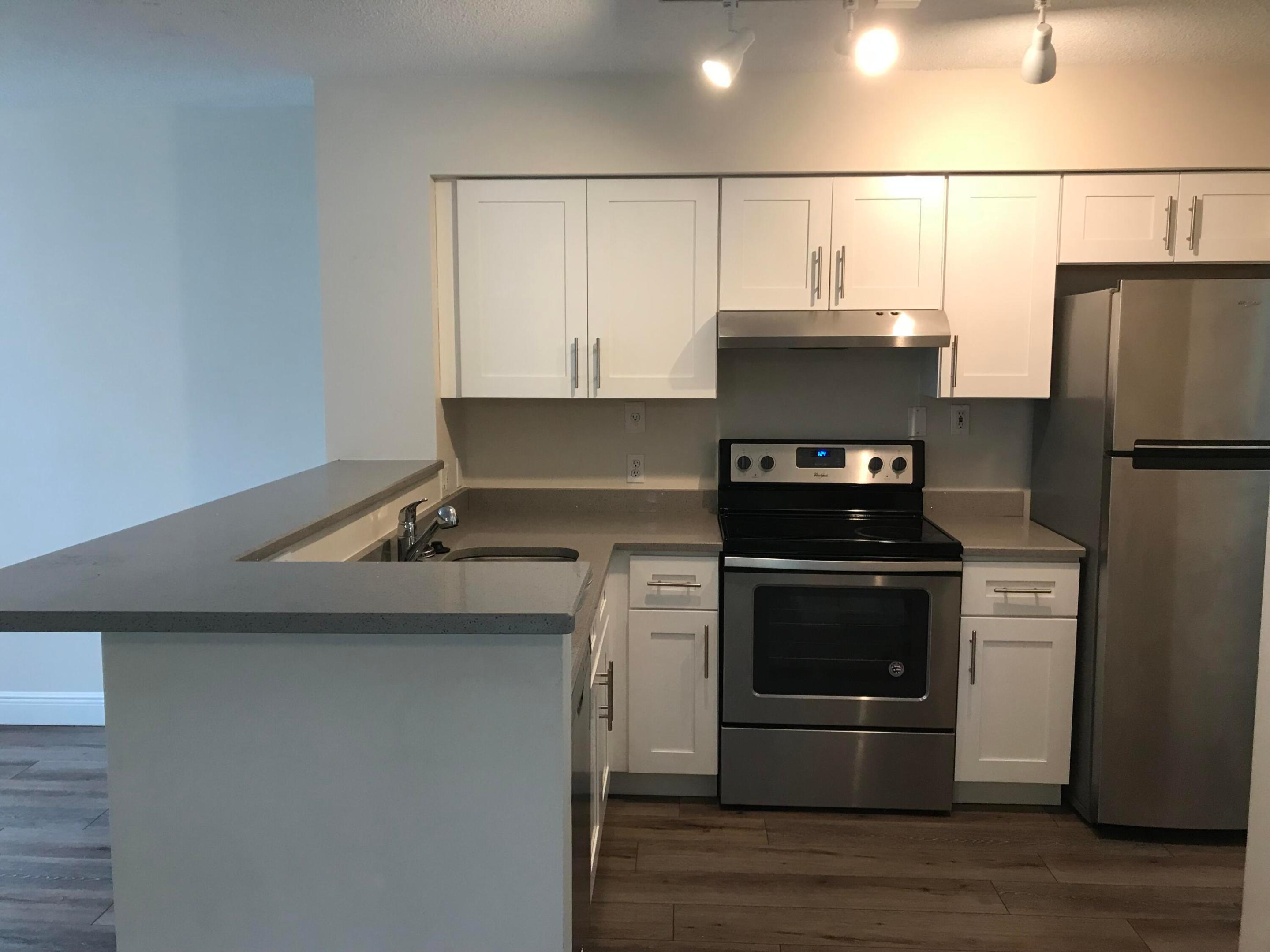 ST ANDREWS AT BOYNTON BEACH CONDO - Residential Lease