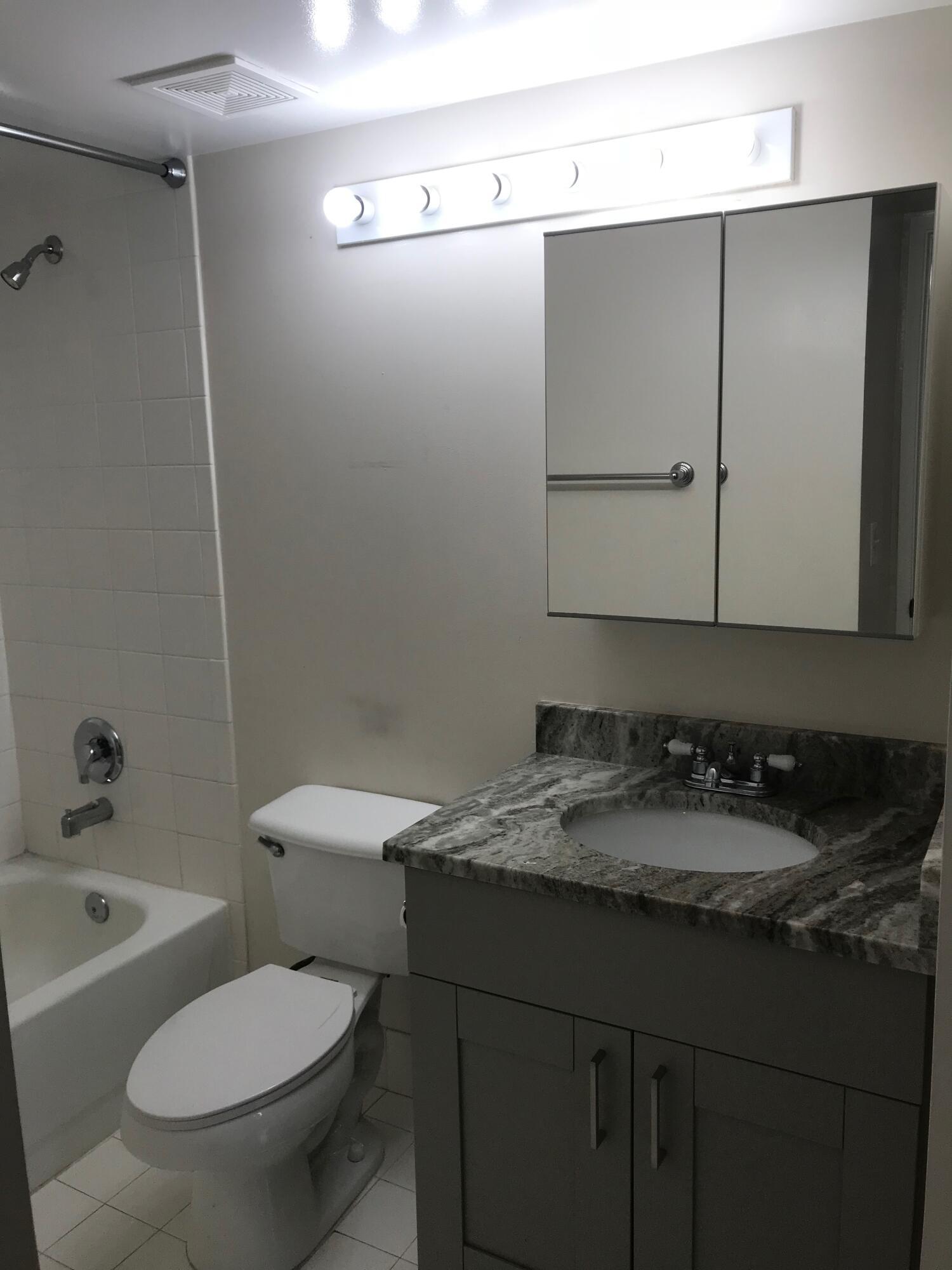 ST ANDREWS AT BOYNTON BEACH CONDO - Residential Lease