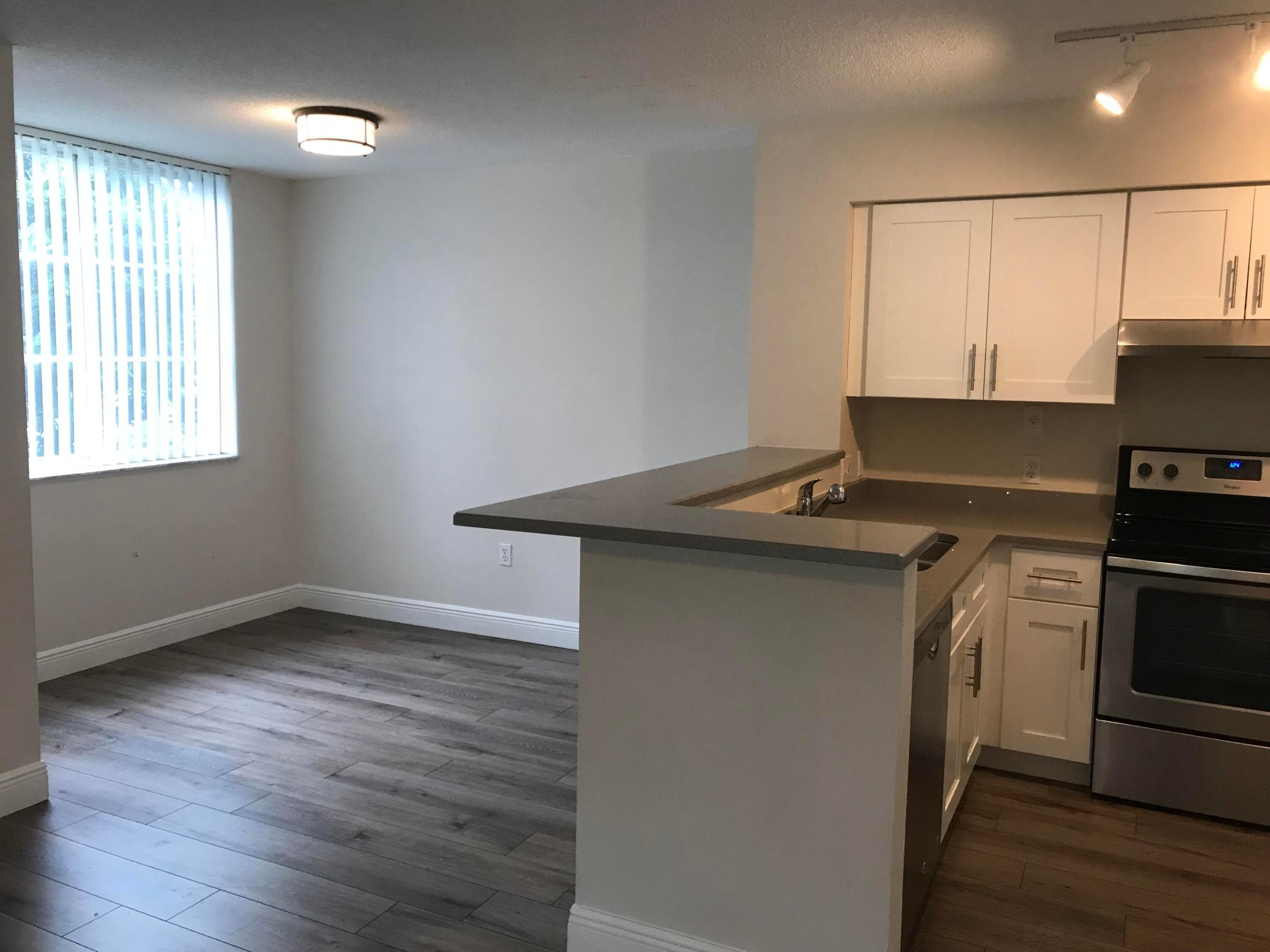 ST ANDREWS AT BOYNTON BEACH CONDO - Residential Lease