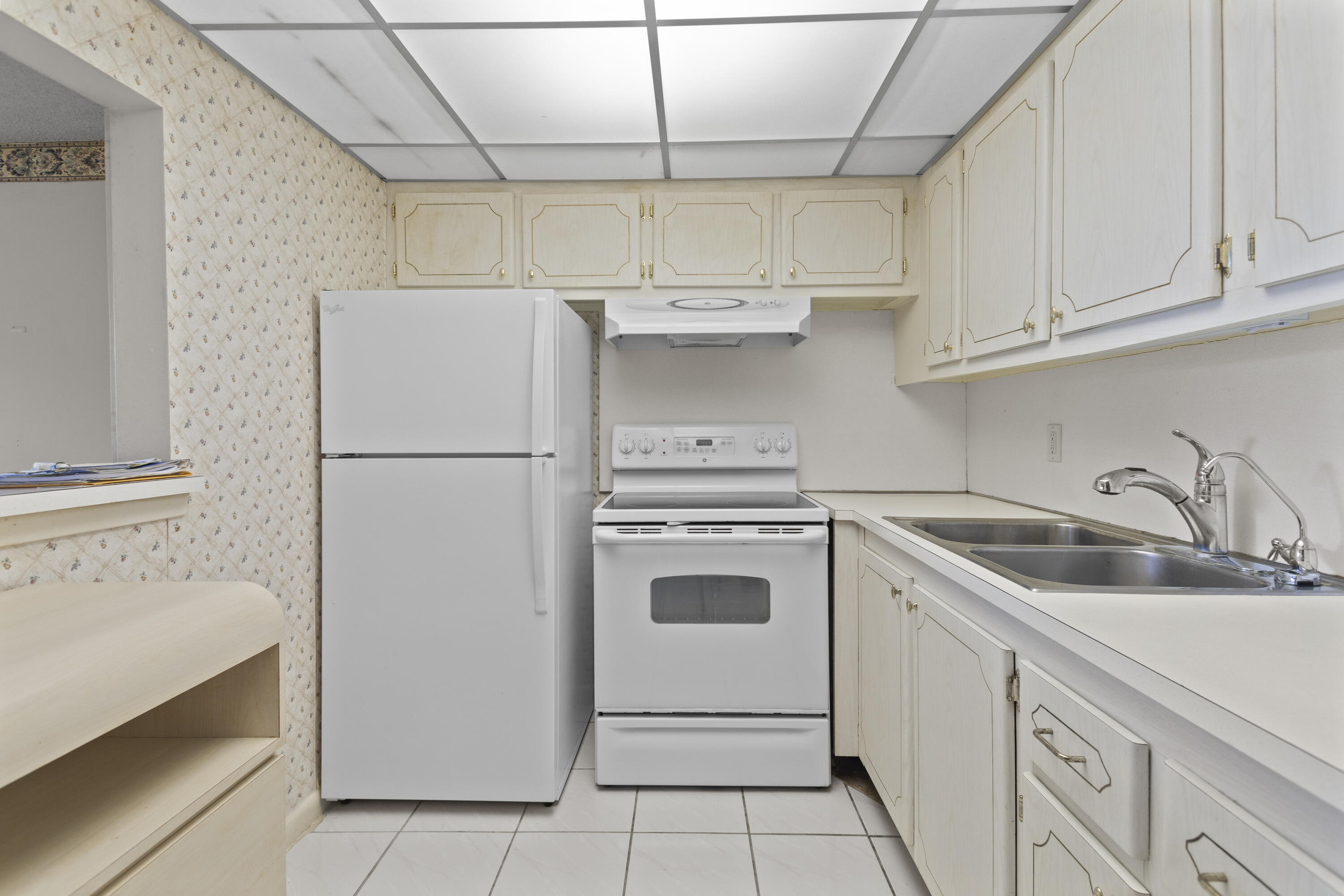 Welcome to this well-maintained 1-bedroom, 1-bath FIRST FLOOR unit ideally located in the heart of Deerfield Beach. Enjoy the convenience of easy ground-level access and a functional layout with an additional half bath for guests. Located in the desirable Century Village, a vibrant 55+ community offering an active lifestyle and resort-style amenities. Community bus service provides convenient transportation to the local plaza for shopping and daily necessities. Close to major roadways, dining, and just minutes from the beach. Ideal for seasonal or full-time South Florida living.