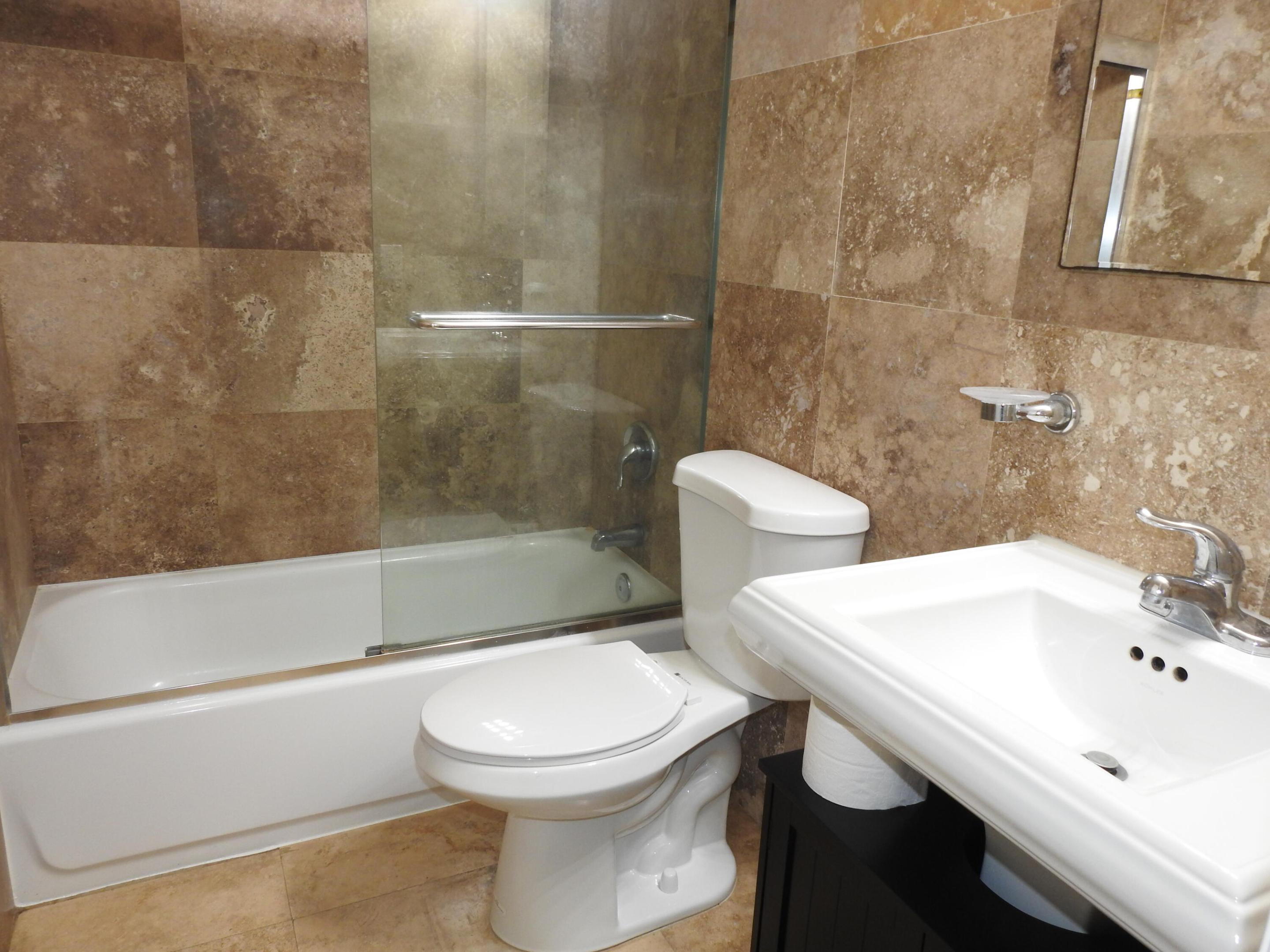 LUCAYA CONDO ASSOCIATION - Residential Lease