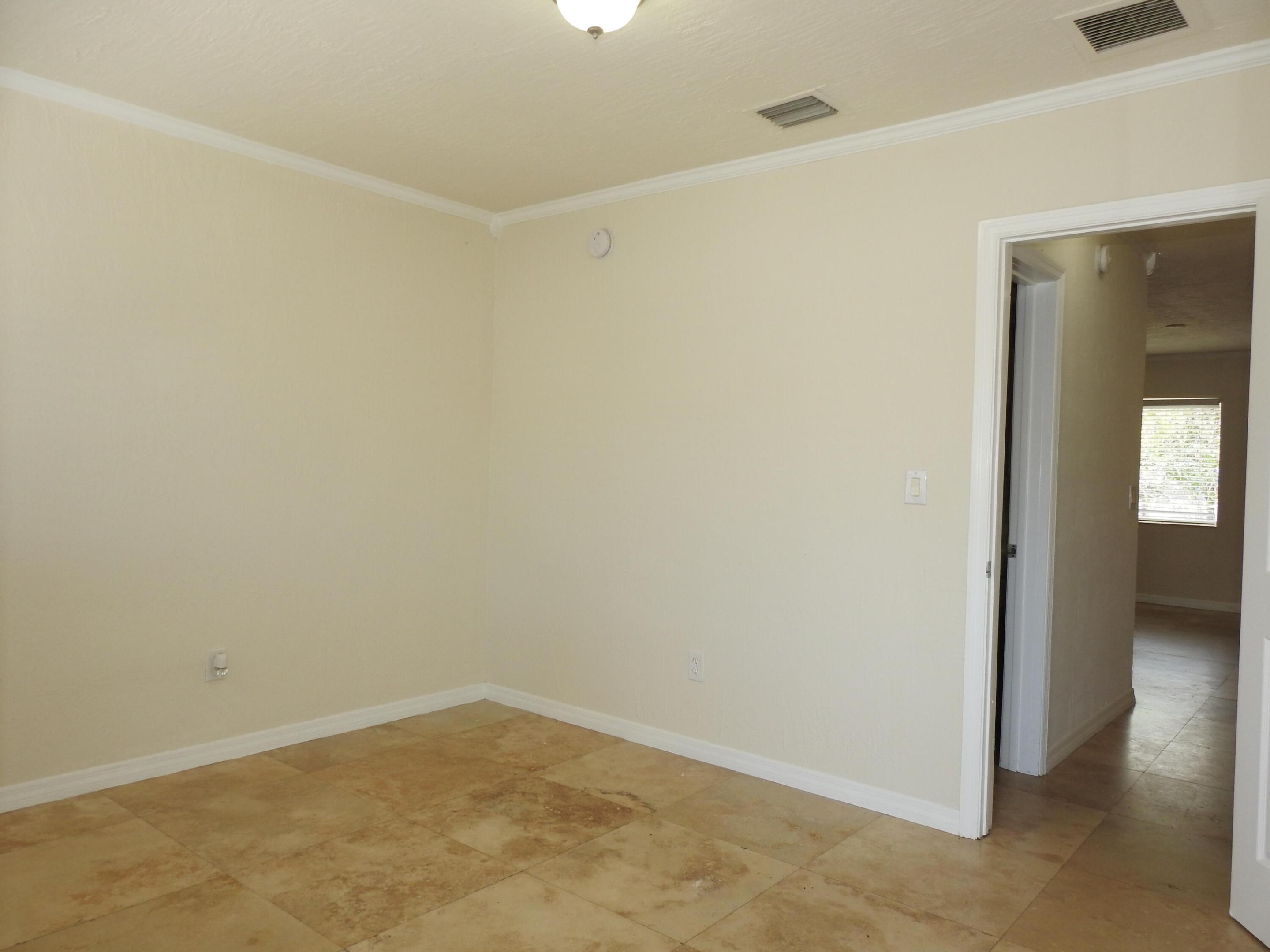 LUCAYA CONDO ASSOCIATION - Residential Lease