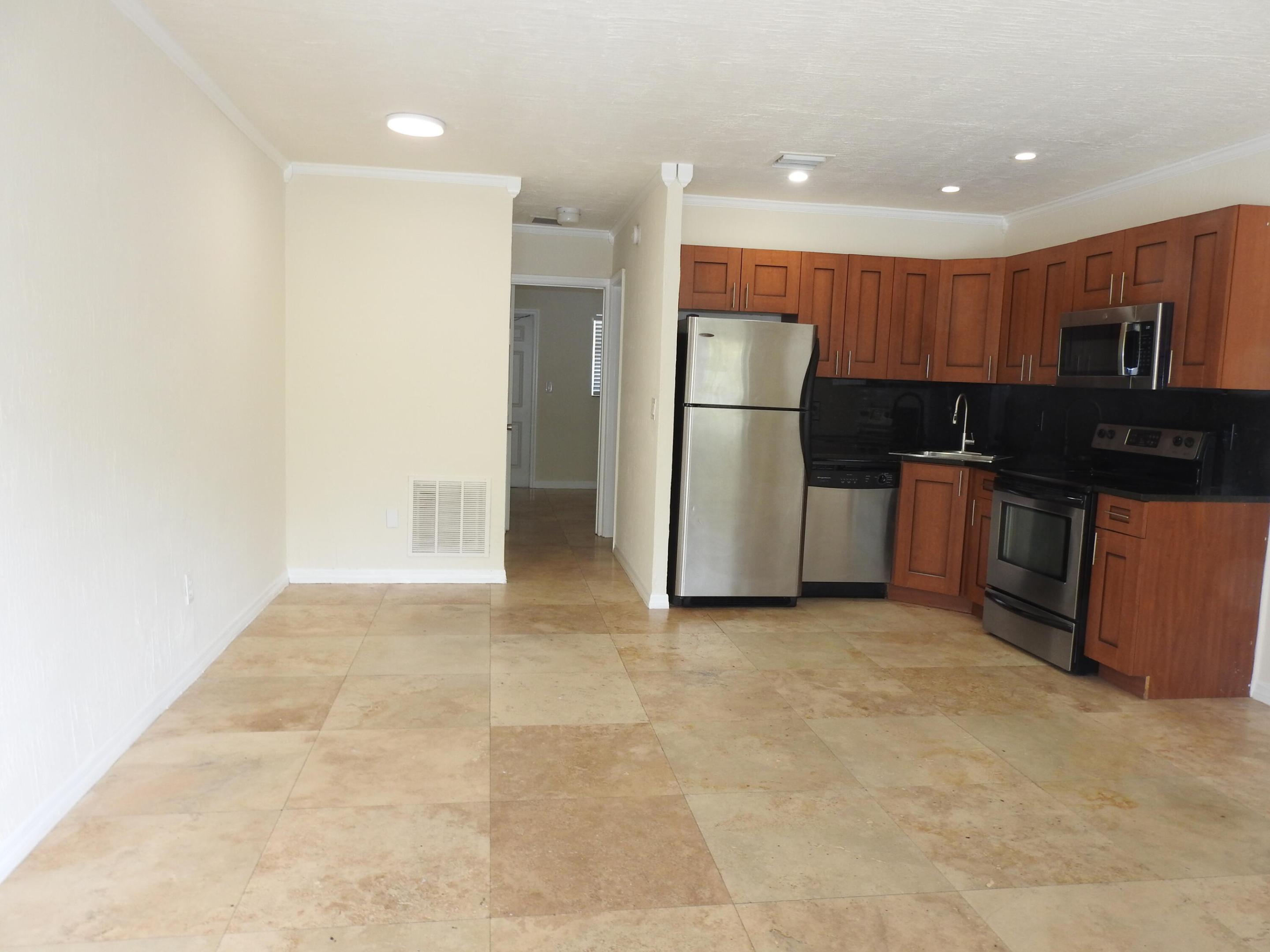 LUCAYA CONDO ASSOCIATION - Residential Lease