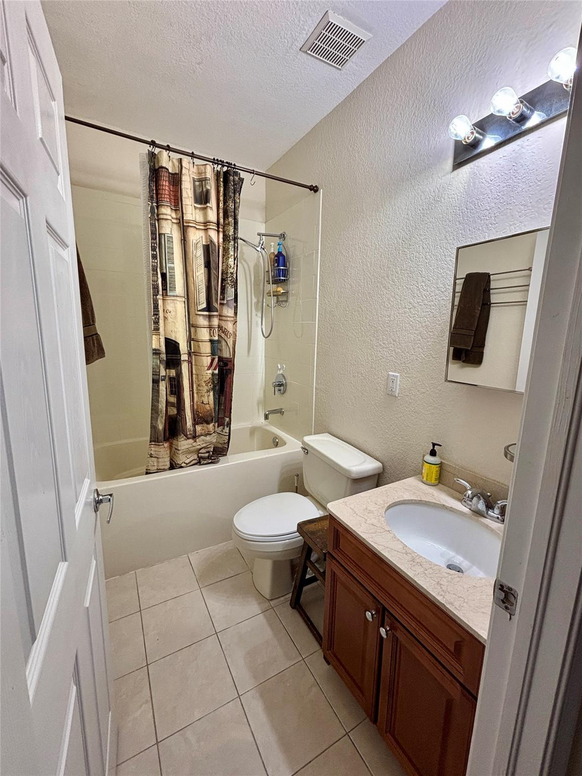 WAVERLY PLACE AMENDED PLAT - Residential Lease