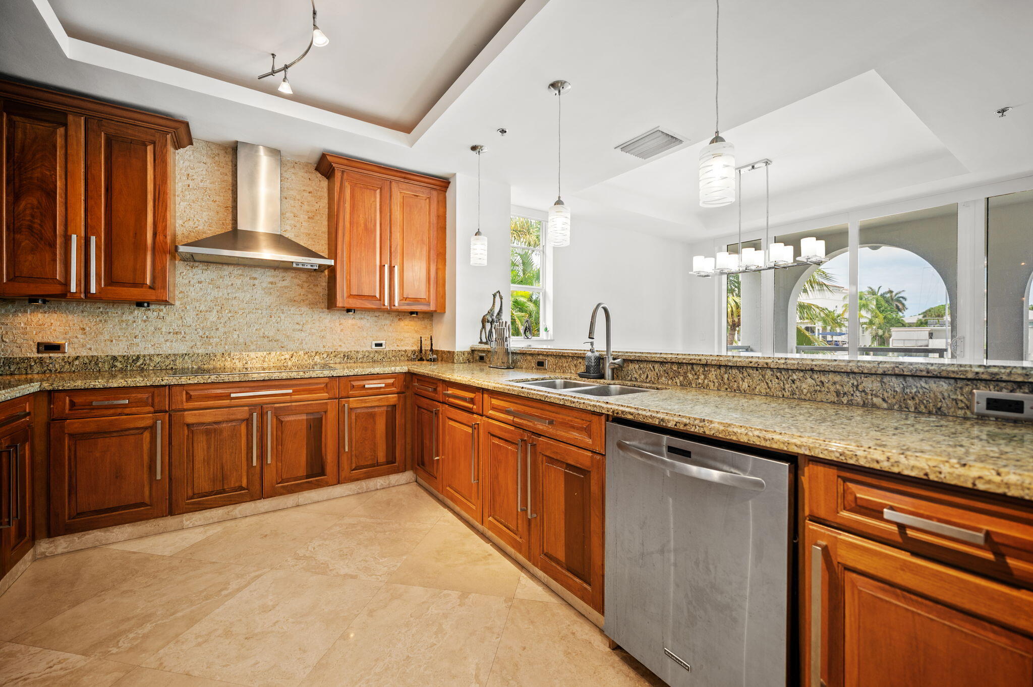 MERITAGE CONDO - Residential