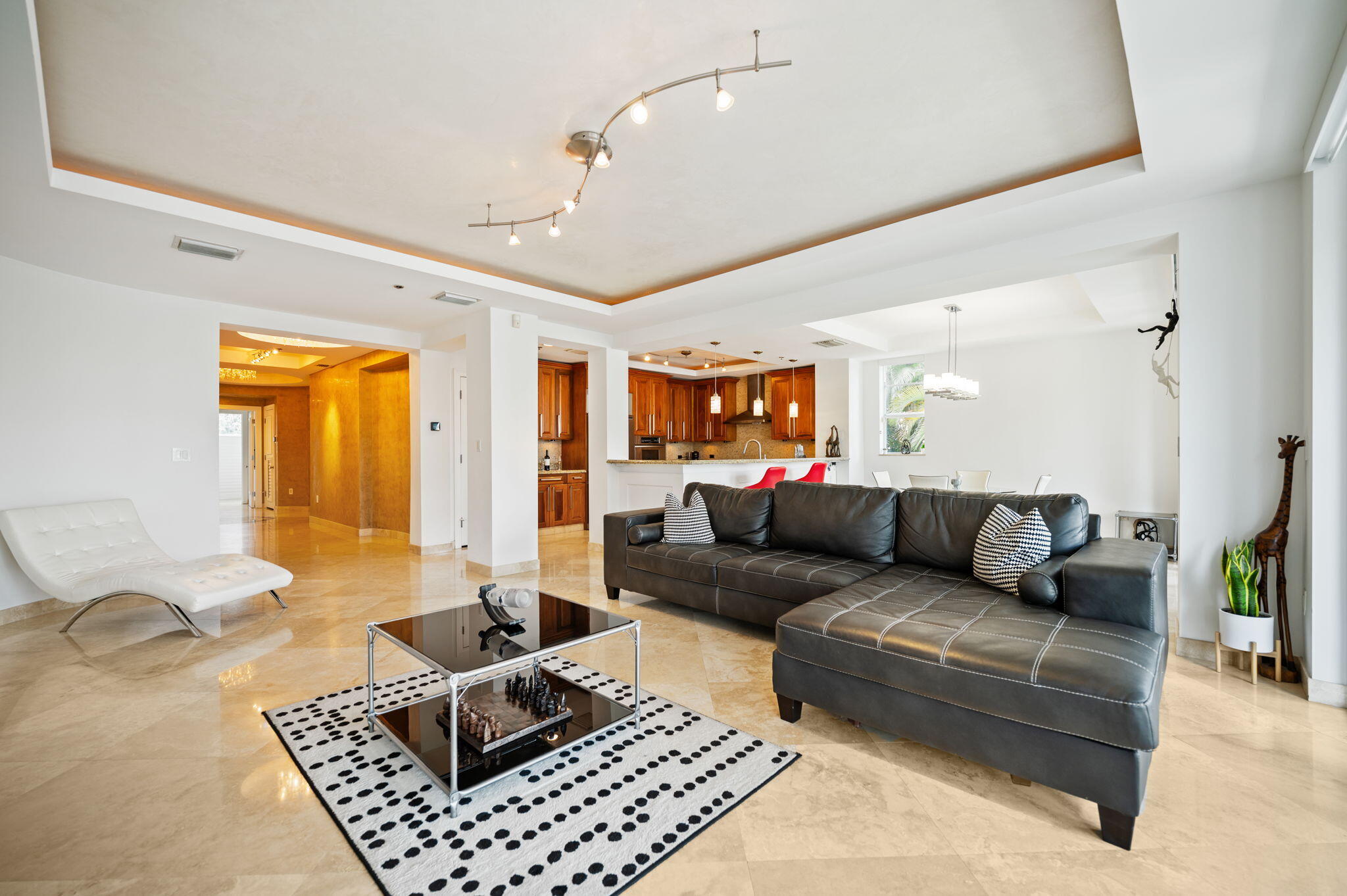 MERITAGE CONDO - Residential