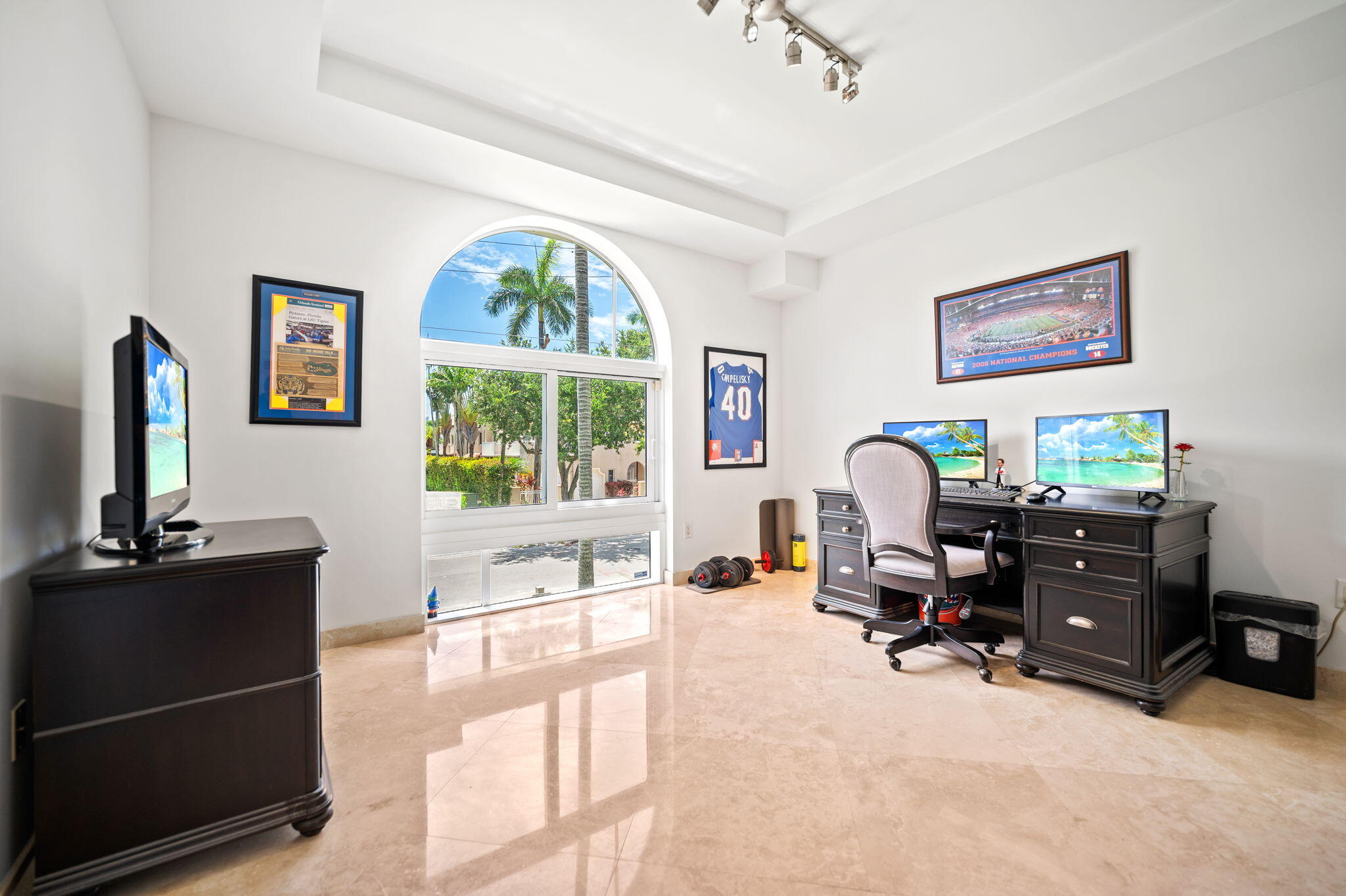 MERITAGE CONDO - Residential