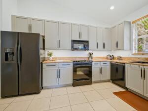 VILLAGES OF WINDSOR/VILLAGGIO - Residential