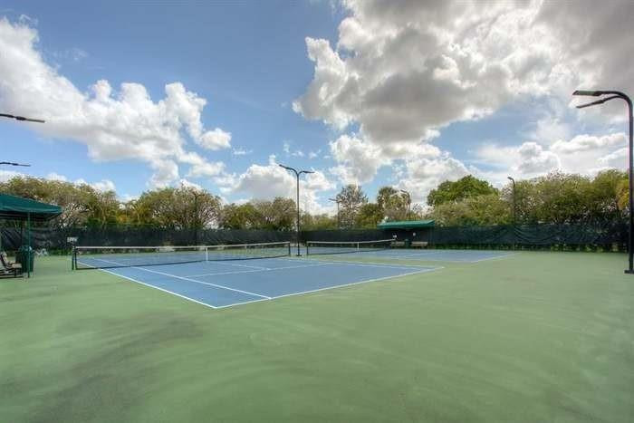 RACQUET CLUB GARDEN APTS - Residential