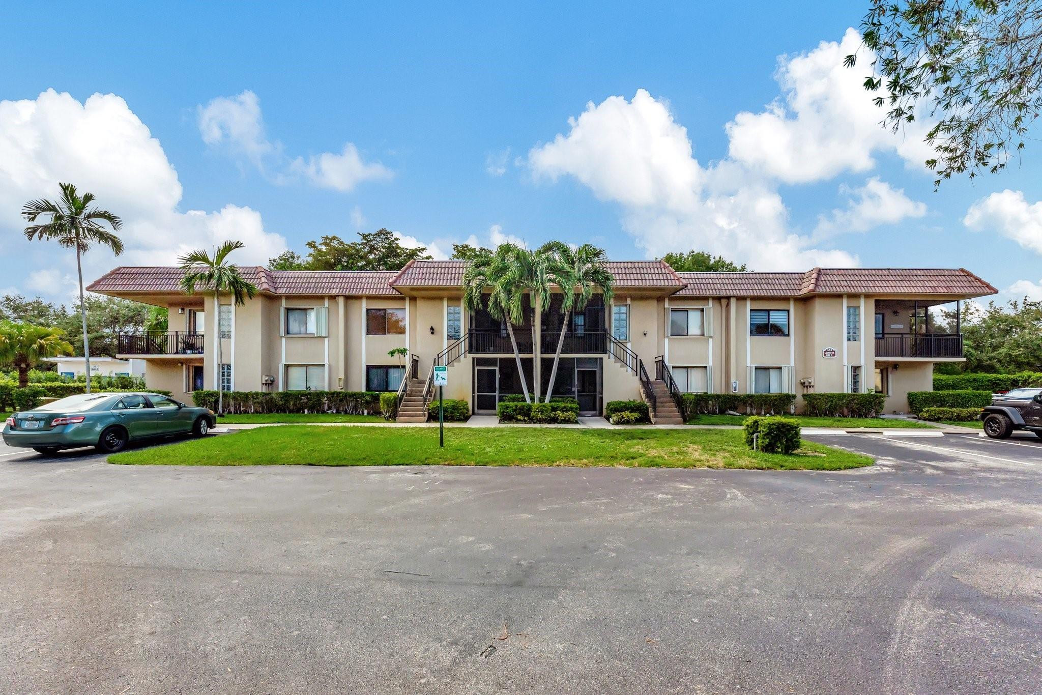 RACQUET CLUB GARDEN APTS - Residential