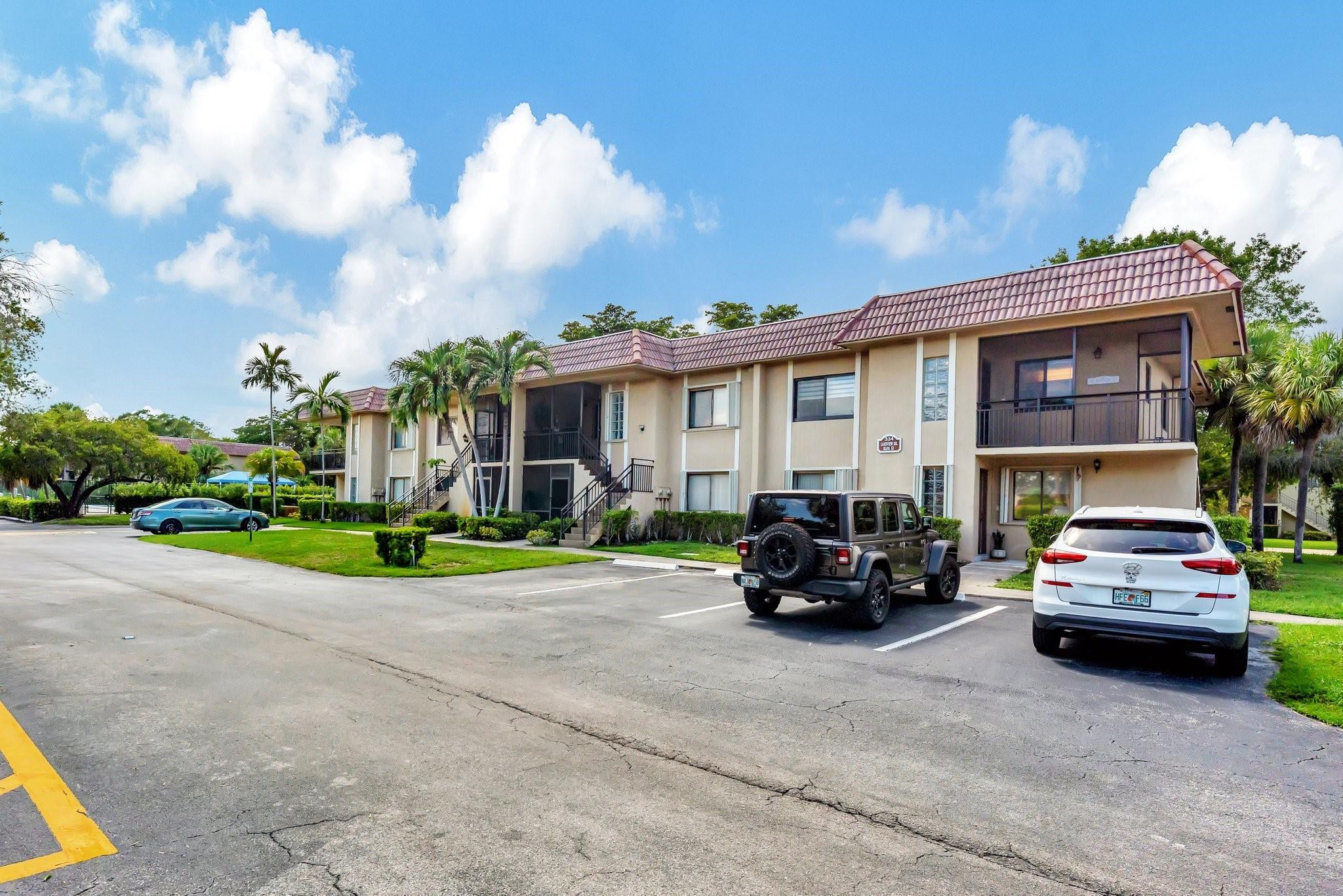 RACQUET CLUB GARDEN APTS - Residential