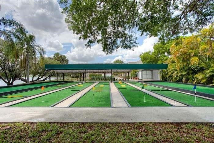 RACQUET CLUB GARDEN APTS - Residential