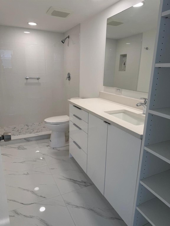 LIME BAY CONDOMINIUM - Residential