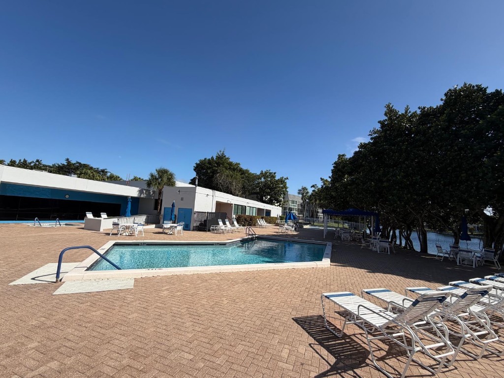 LIME BAY CONDOMINIUM - Residential
